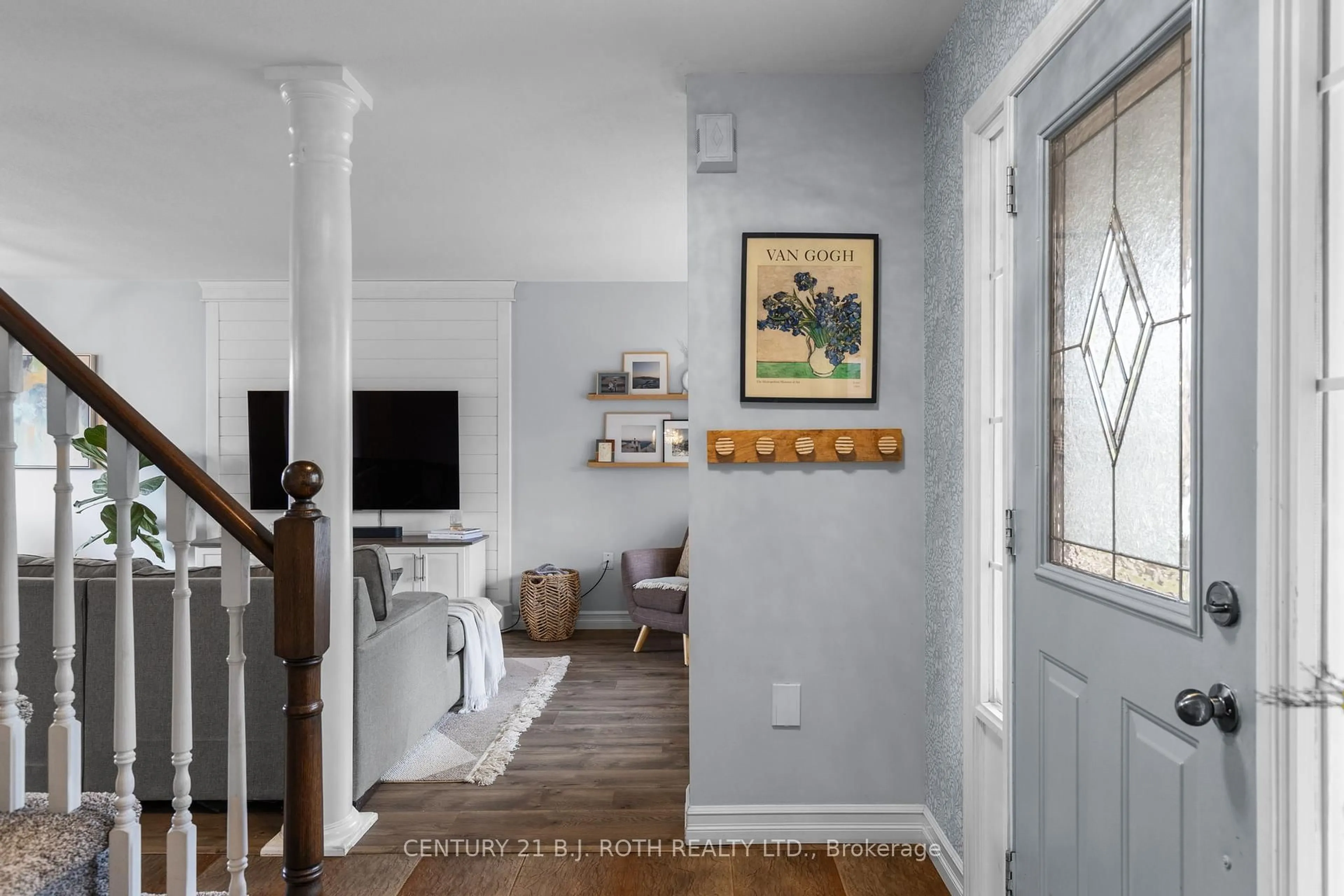 Indoor entryway for 2223 JACK Cres, Innisfil Ontario L9S 2C7