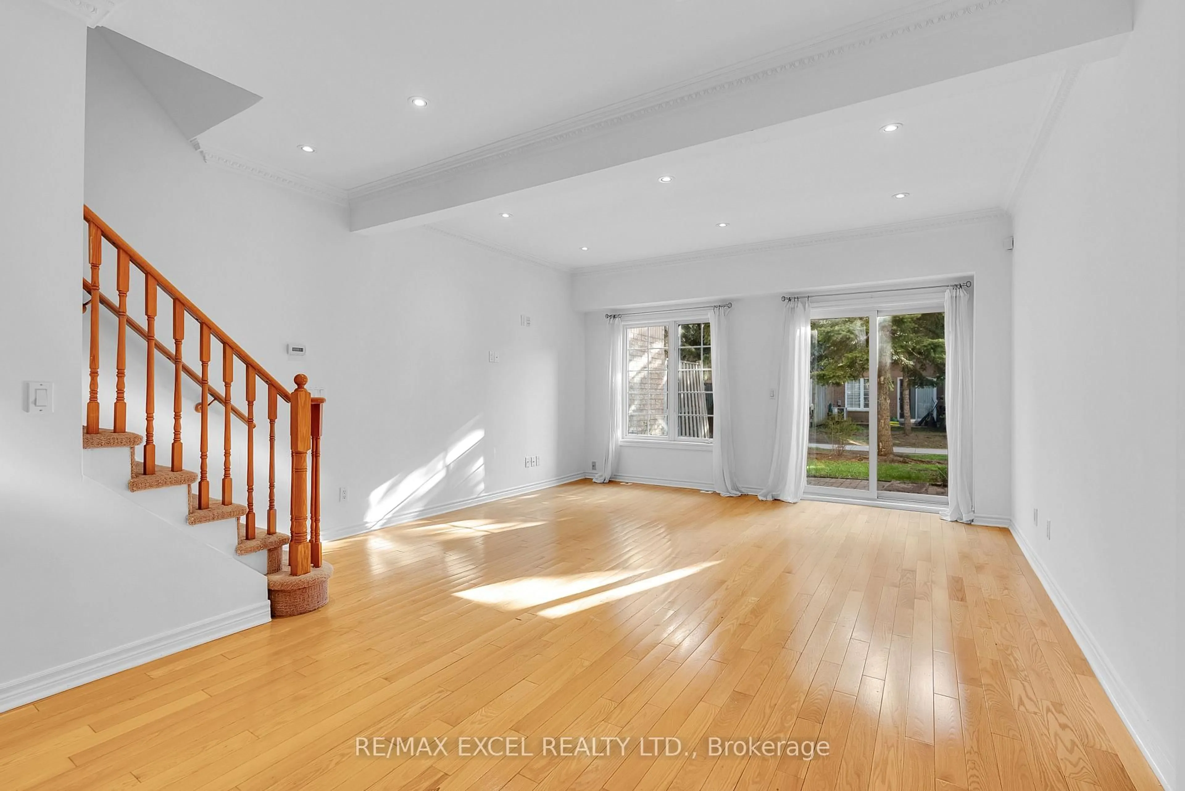 Unknown for 23 St Moritz Way #16, Markham Ontario L3R 4G4