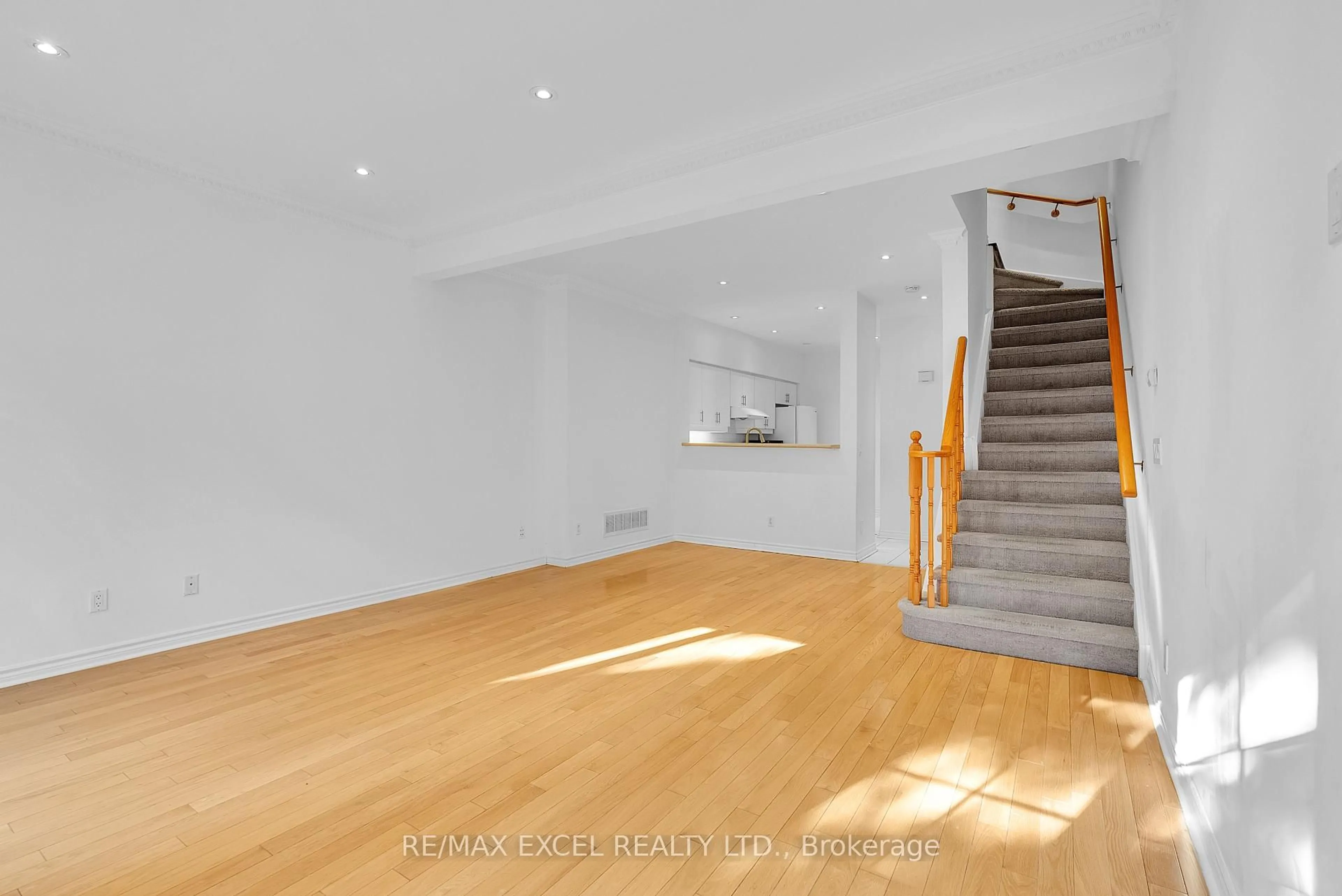 Unknown for 23 St Moritz Way #16, Markham Ontario L3R 4G4