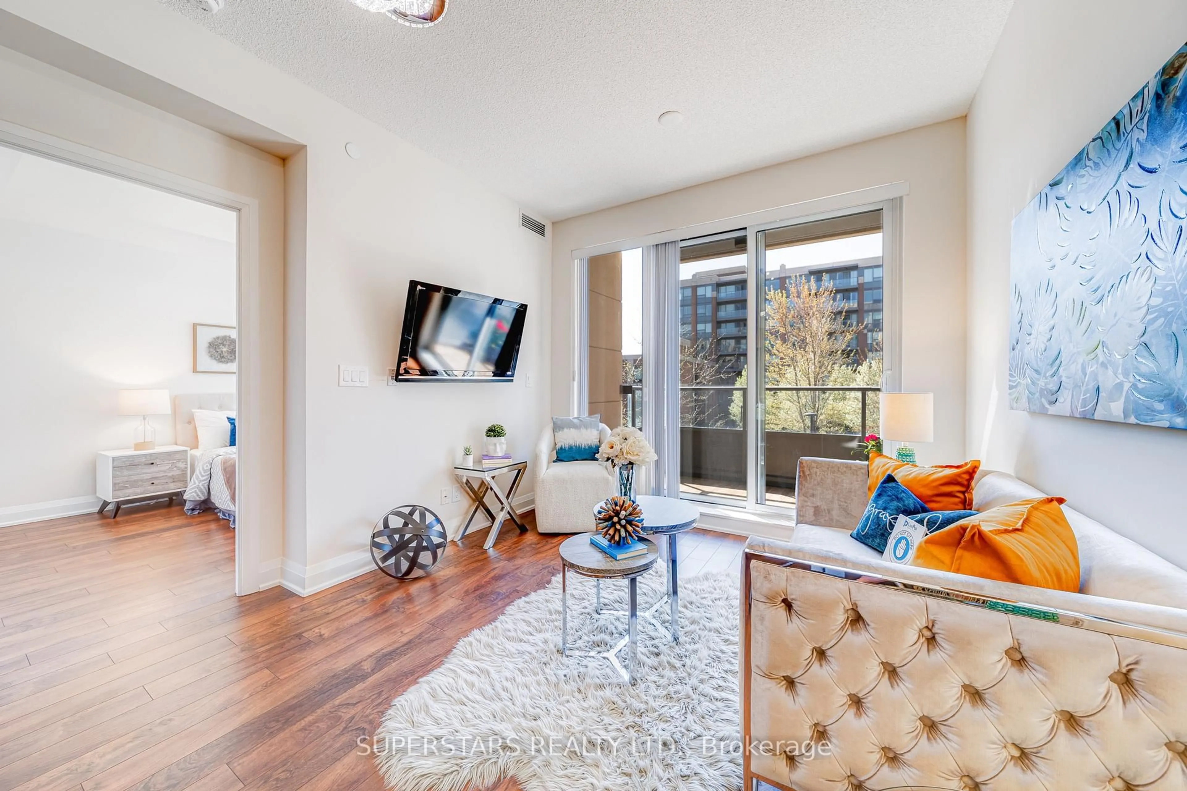 Living room with furniture, unknown for 28 Uptown Dr #226, Markham Ontario L3R 5M8