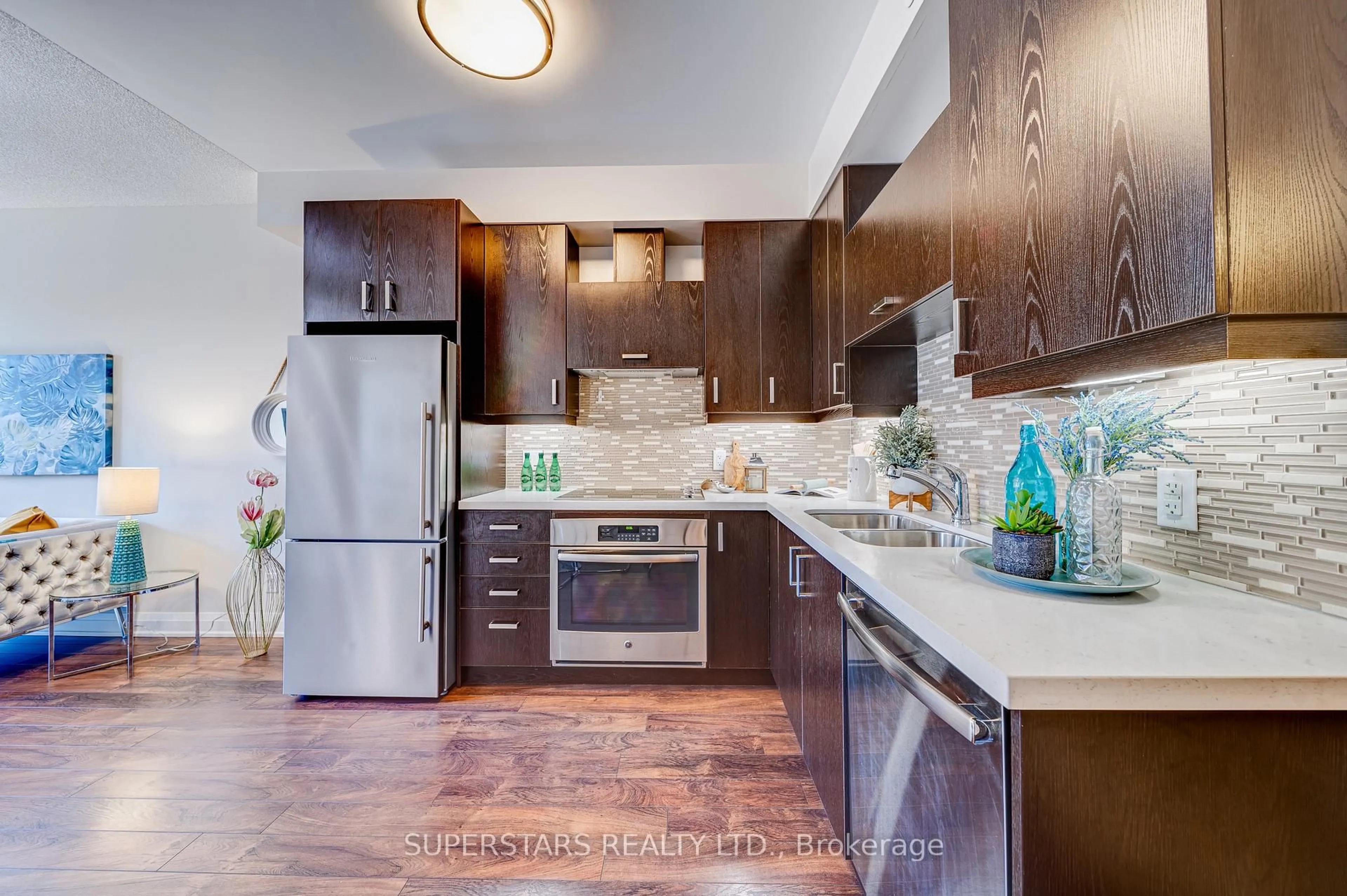 Unknown for 28 Uptown Dr #226, Markham Ontario L3R 5M8