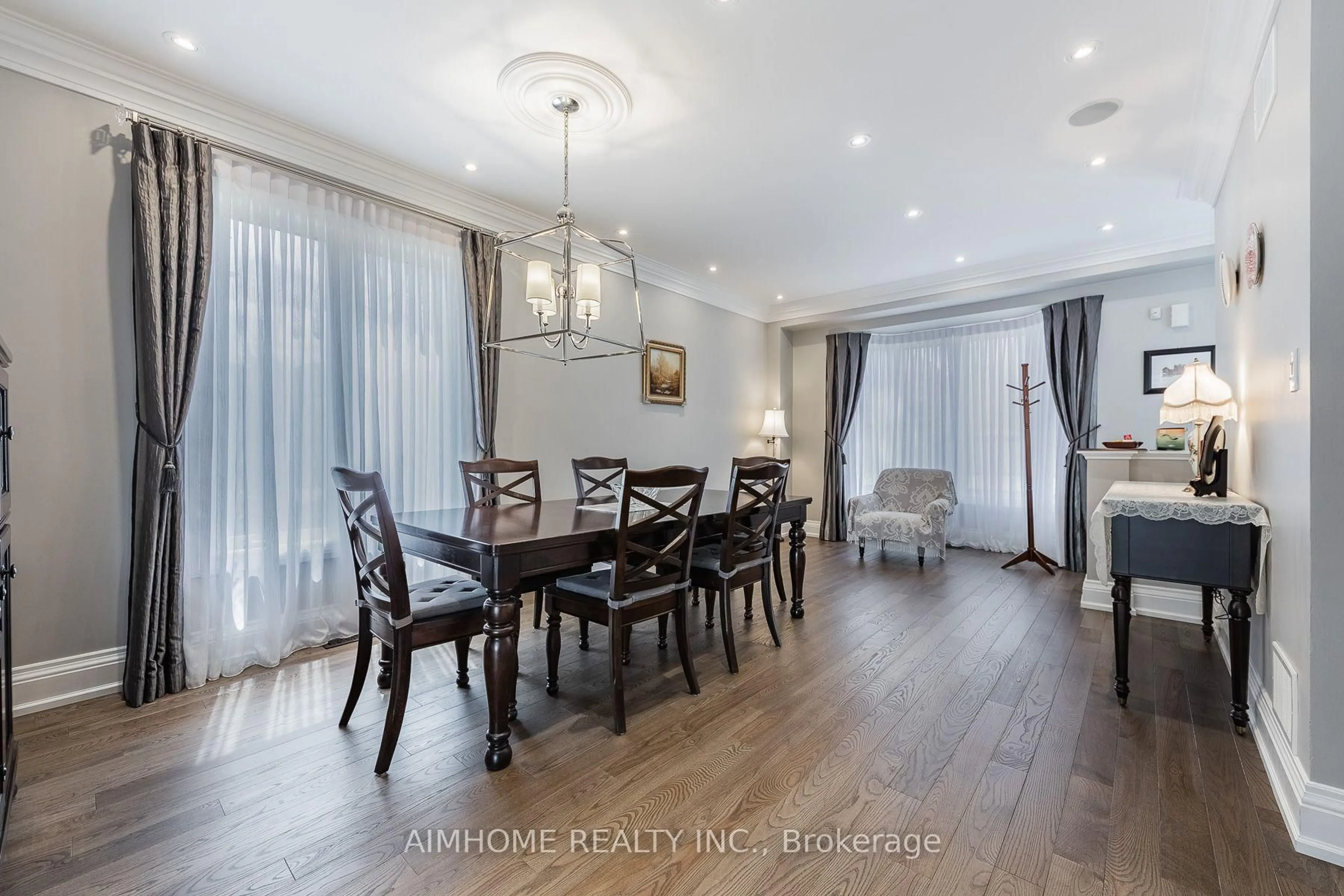 Dining room, wood/laminate floor for 15 Apollo Dr, Richmond Hill Ontario L4E 4C3