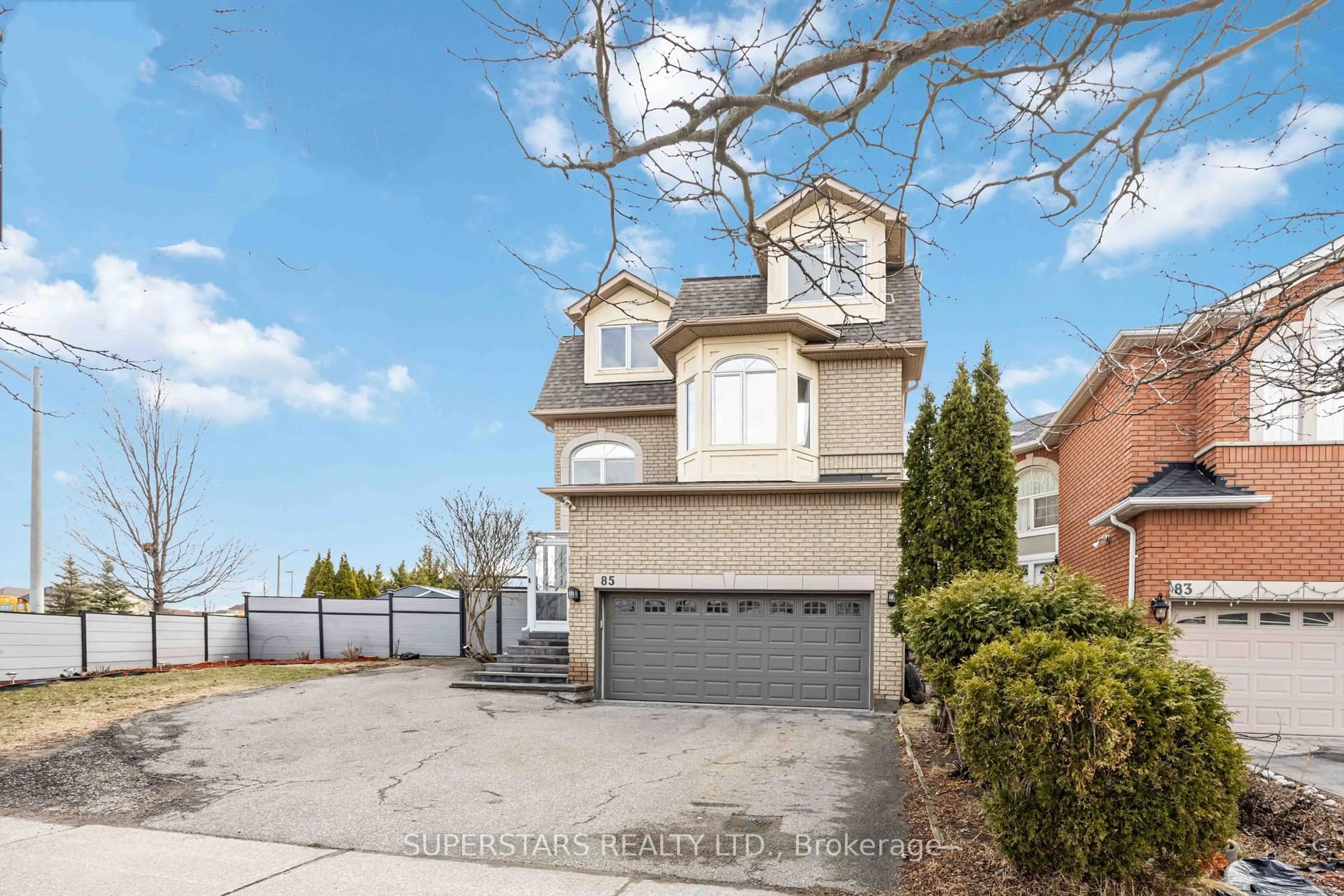 Unknown for 85 Queensway Dr, Richmond Hill Ontario L4S 1R9