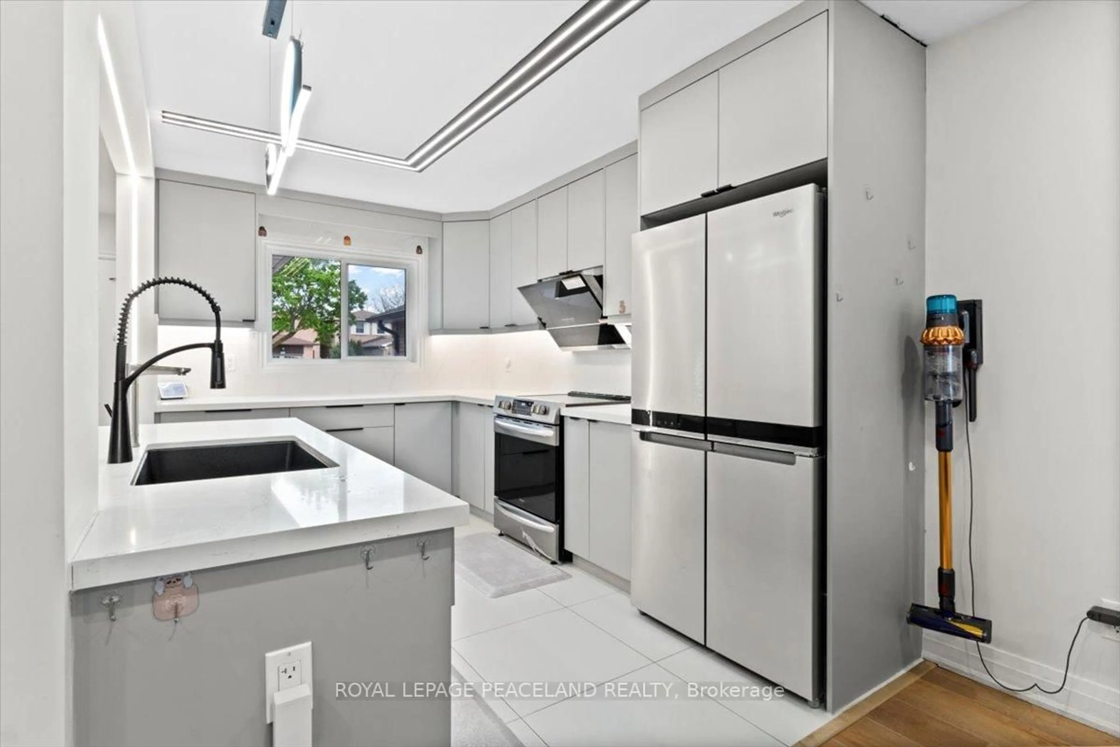 Contemporary kitchen, ceramic/tile floor for 92 Lund St, Richmond Hill Ontario L4C 5V9