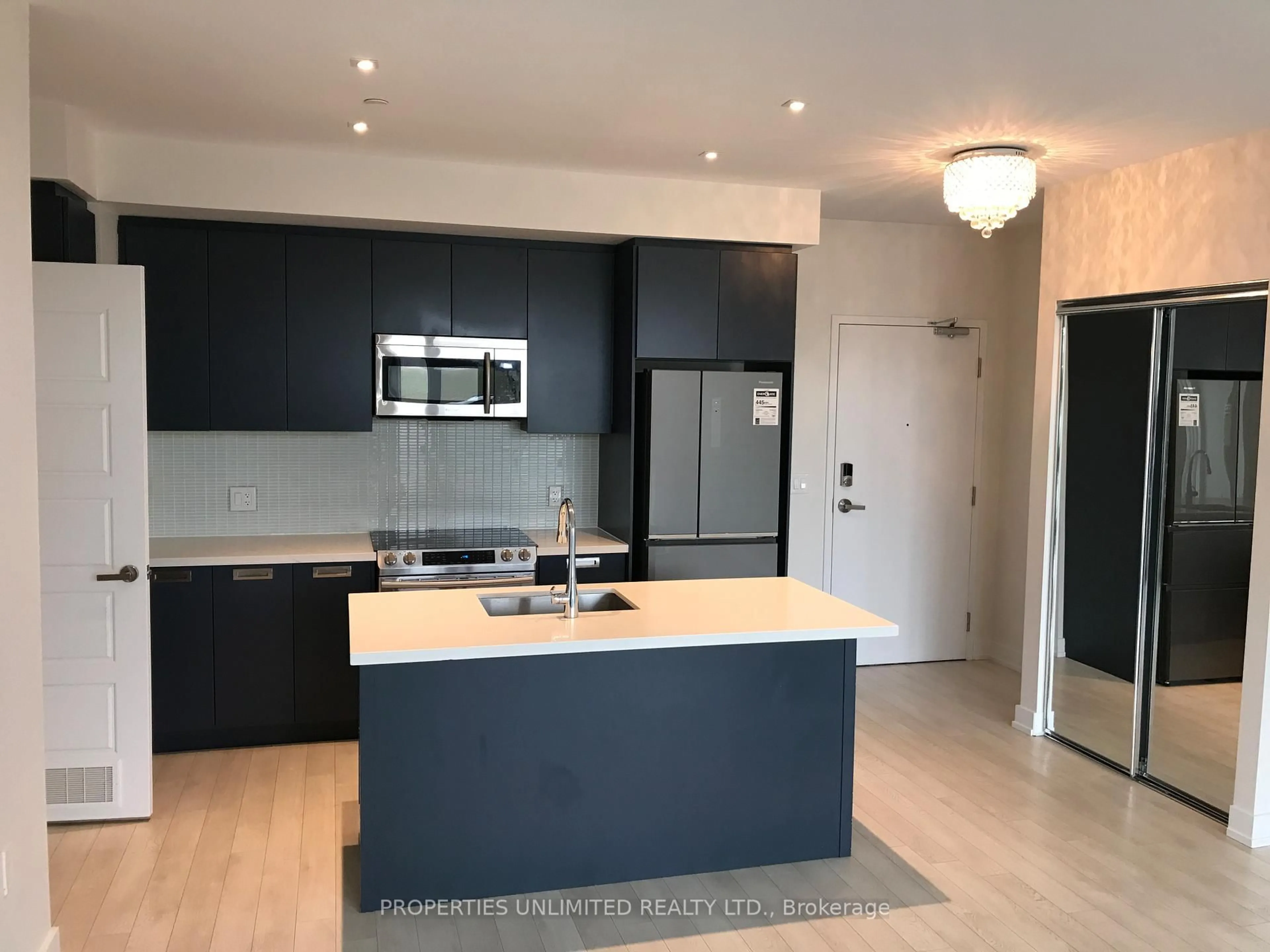 Open concept kitchen, unknown for 375 Sea Ray Ave #142, Innisfil Ontario L9S 0N9