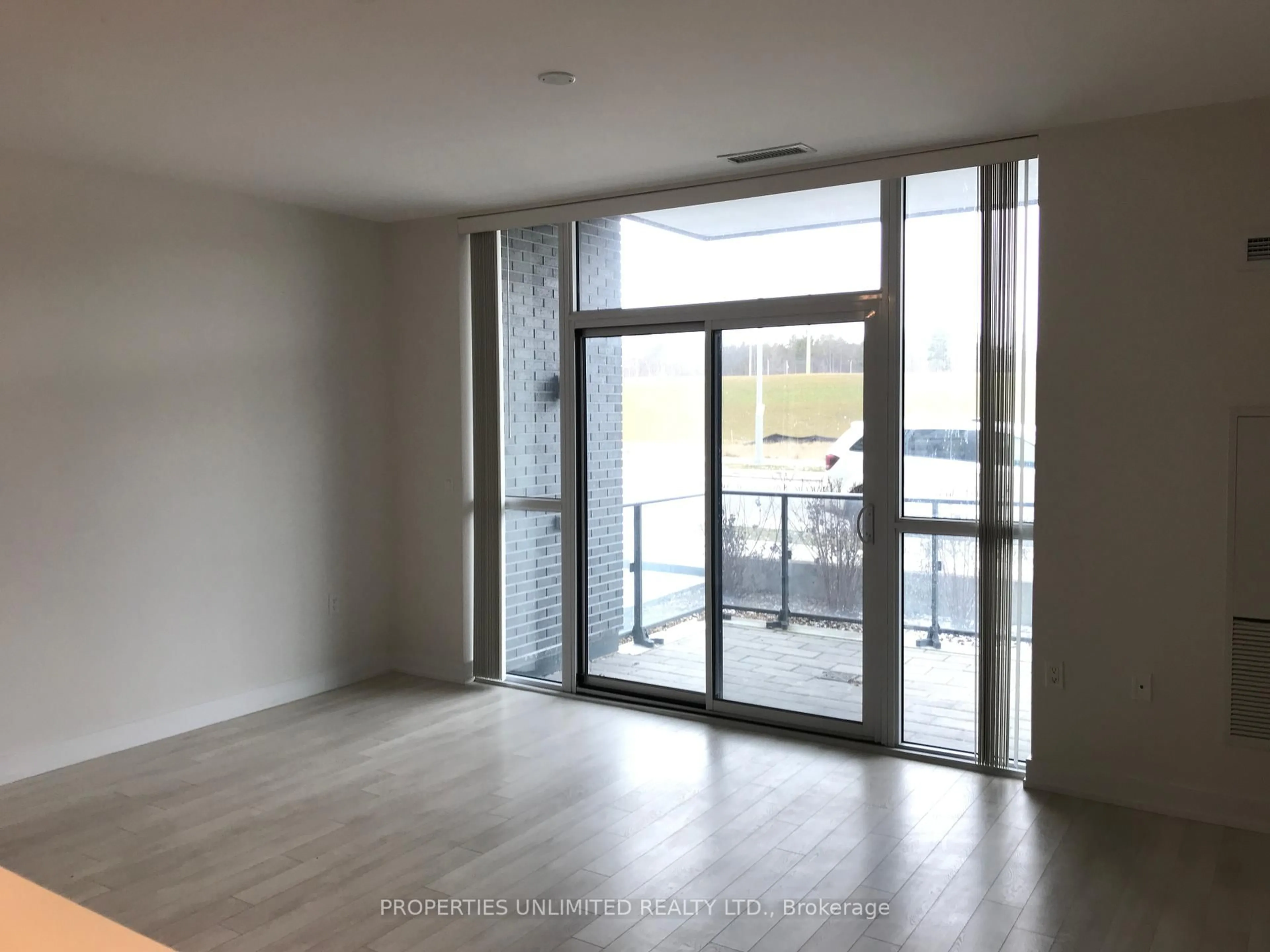 Indoor foyer for 375 Sea Ray Ave #142, Innisfil Ontario L9S 0N9