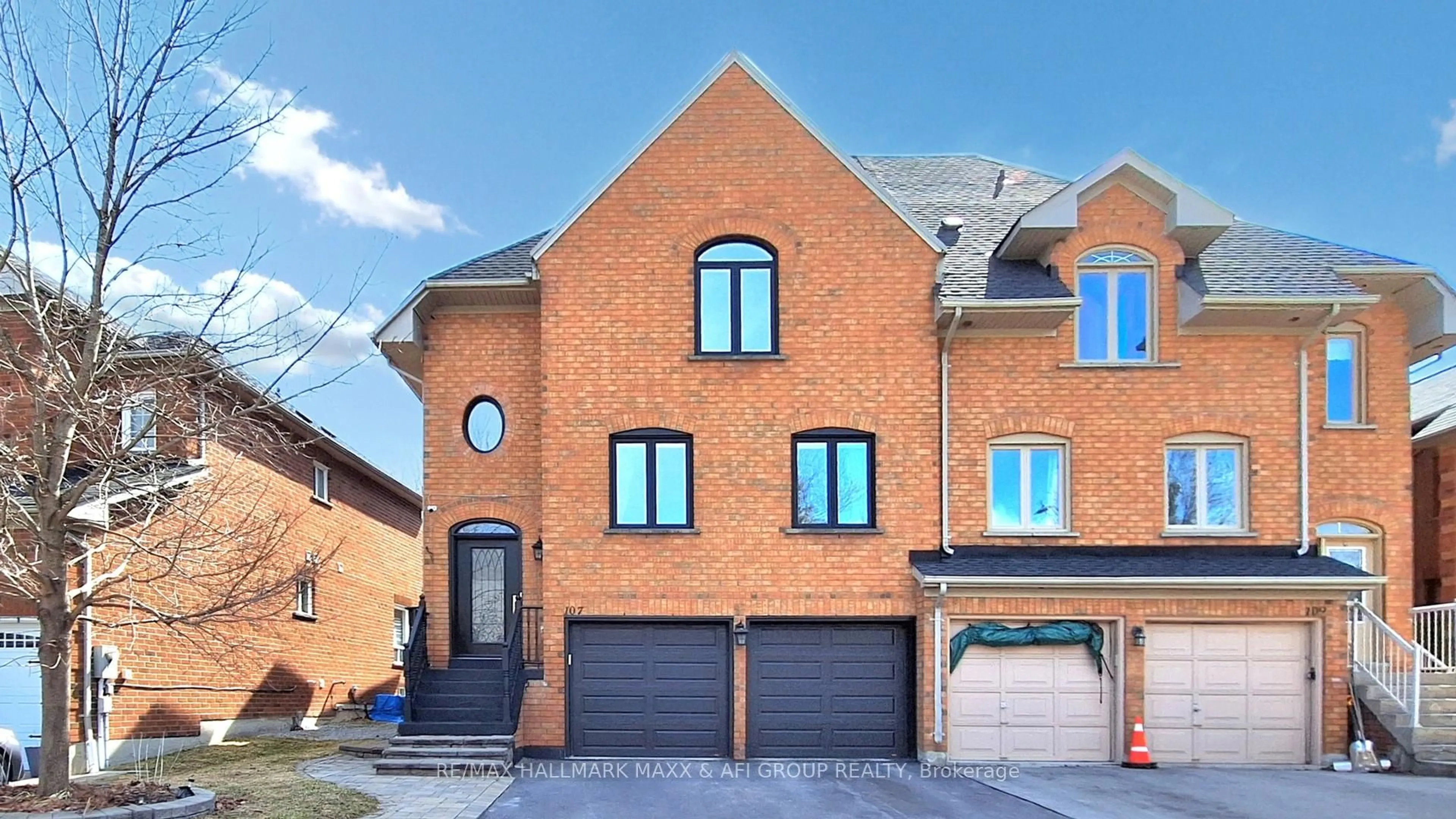 Home with brick exterior material, street for 107 Deerglen Terr, Aurora Ontario L4G 6Y3