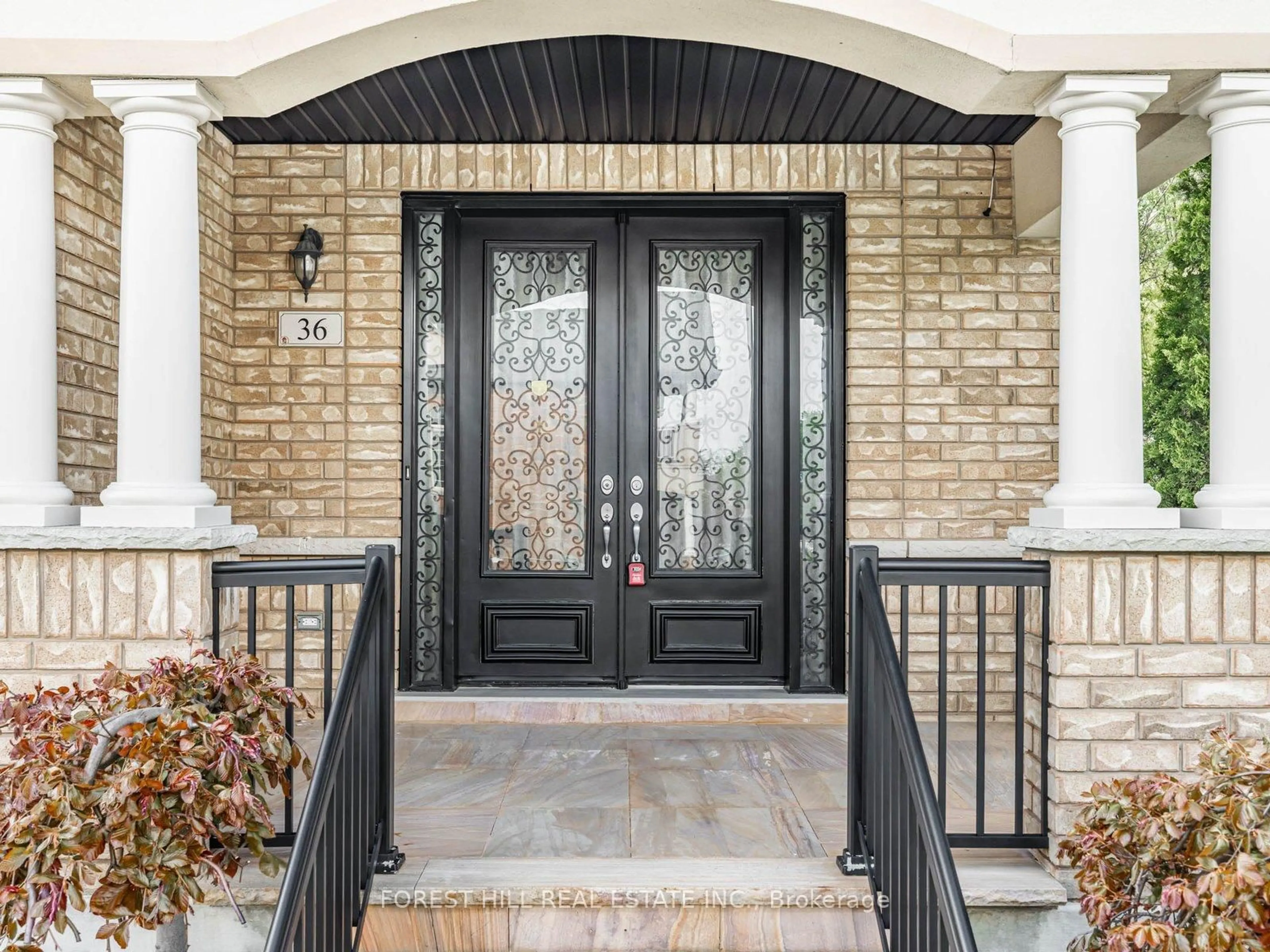 Indoor entryway for 36 Zoran Lane, Vaughan Ontario L6A 4G1