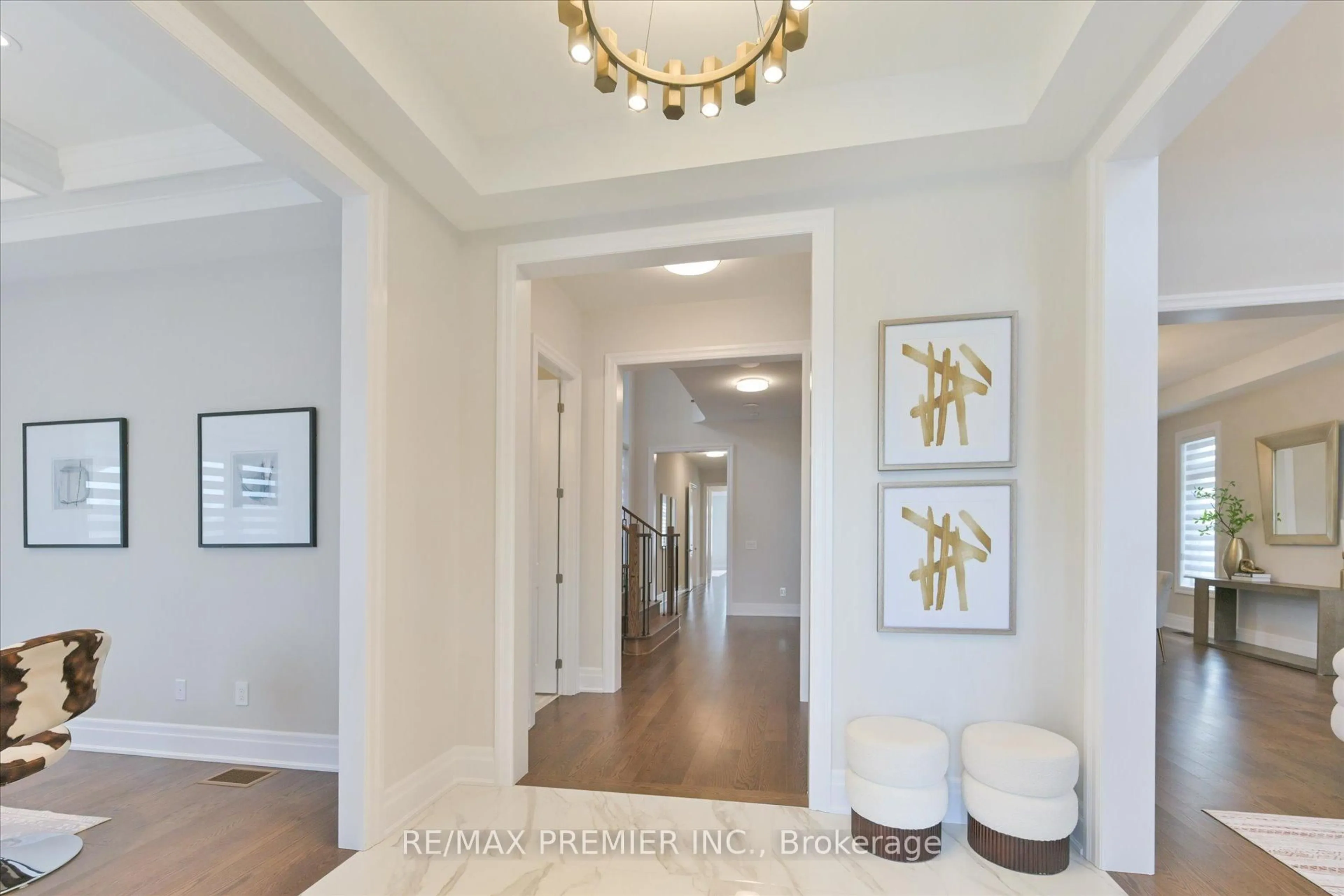 Indoor entryway for 94 Sunny Acre Cres, King Ontario L7B 0S6