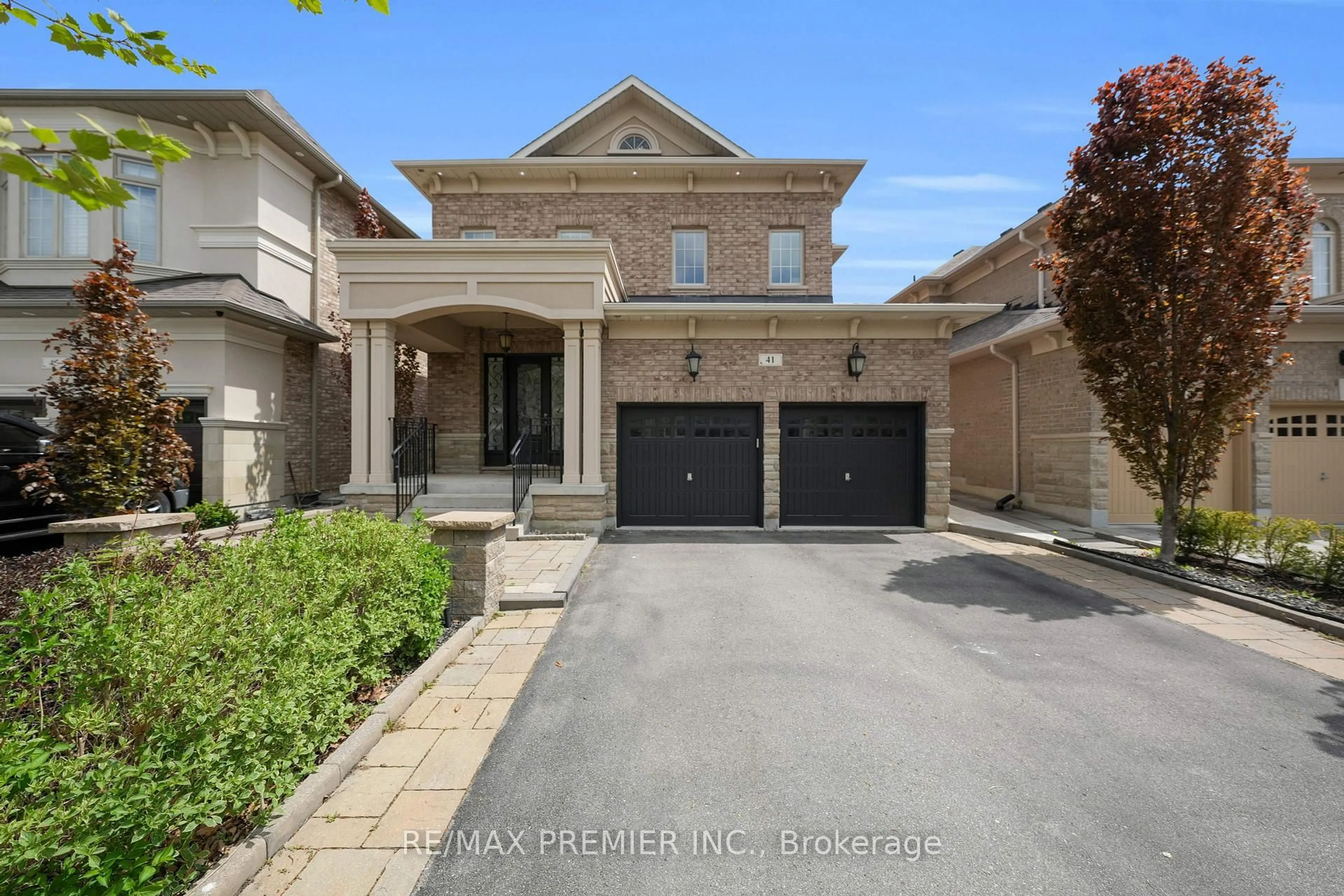Home with brick exterior material, street for 41 Drake St, Vaughan Ontario L4H 3P2