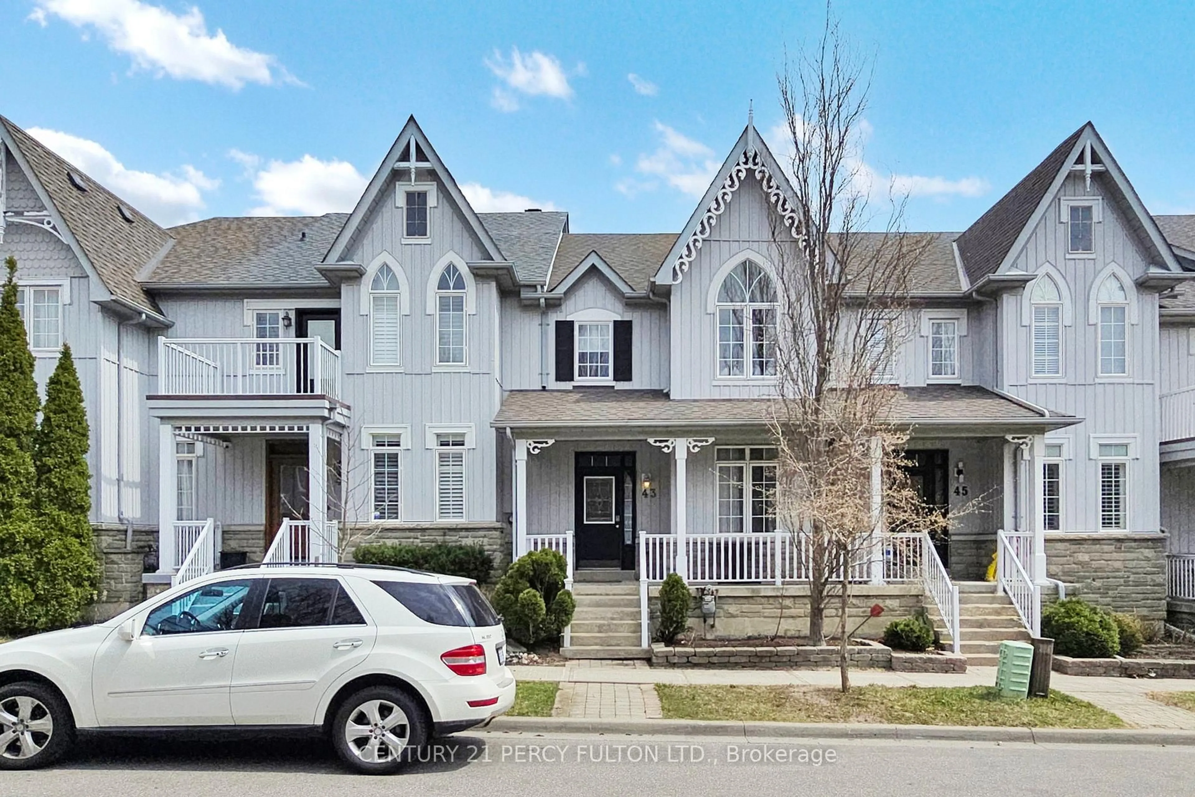 Home with vinyl exterior material, street for 43 Dancers Dr, Markham Ontario L3P 1P1