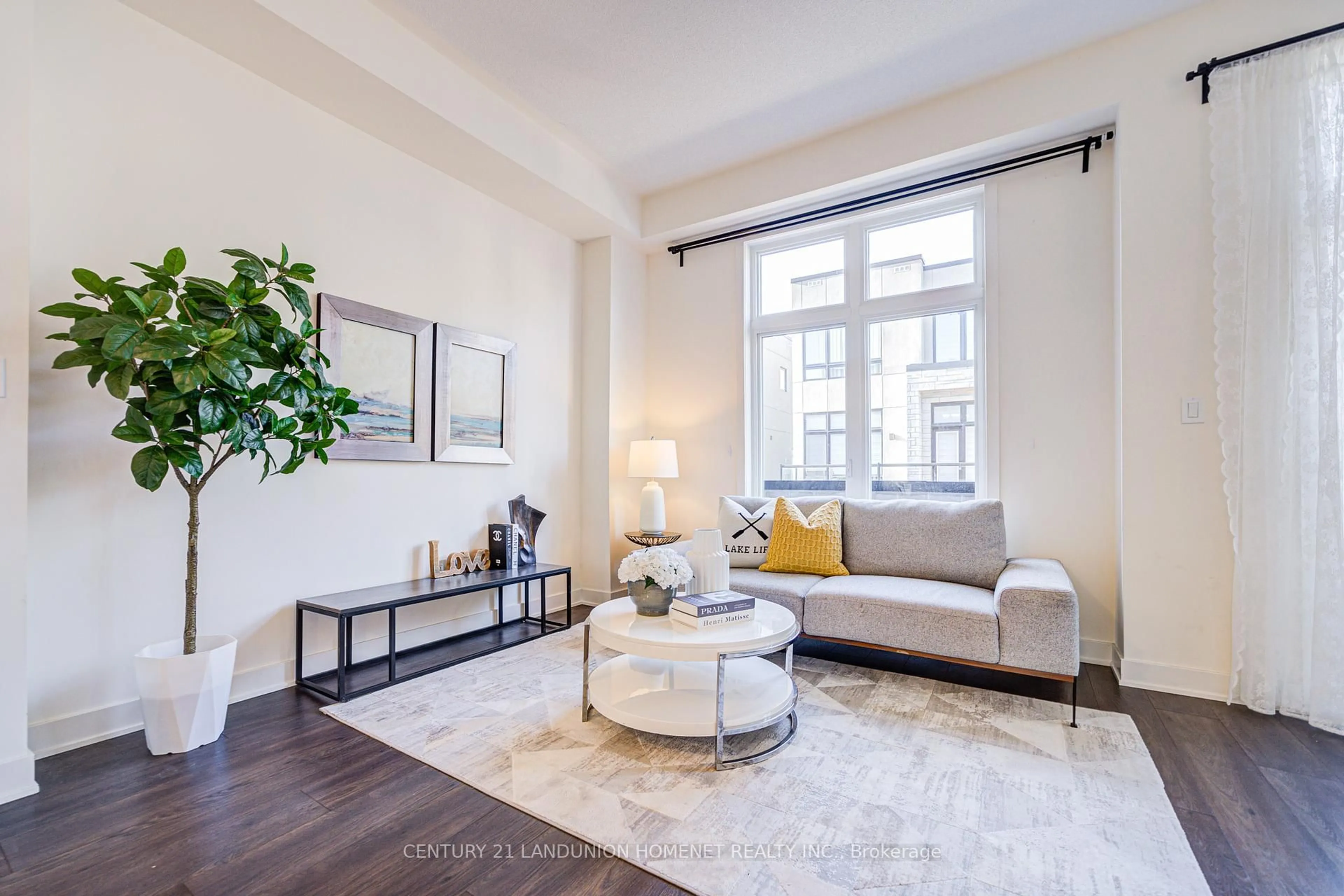 Living room with furniture, unknown for 13 Gerussi St, Vaughan Ontario L4H 4R6