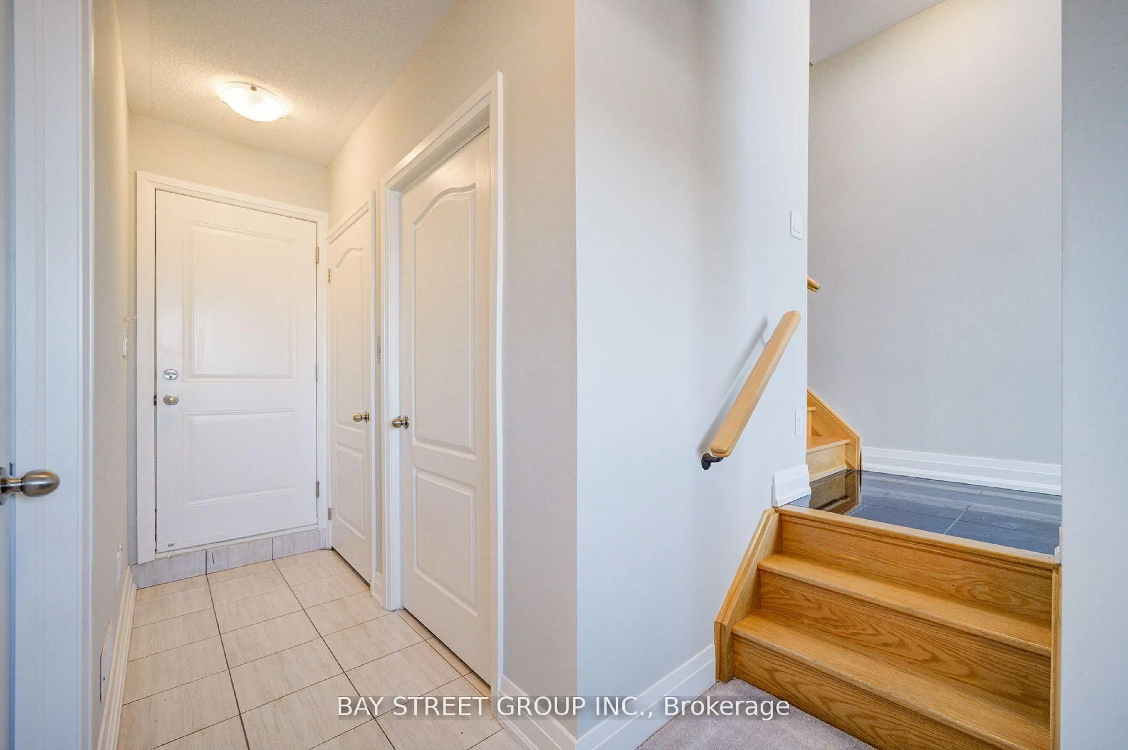 Indoor entryway for 6 Teasel Way, Markham Ontario L3R 9S3
