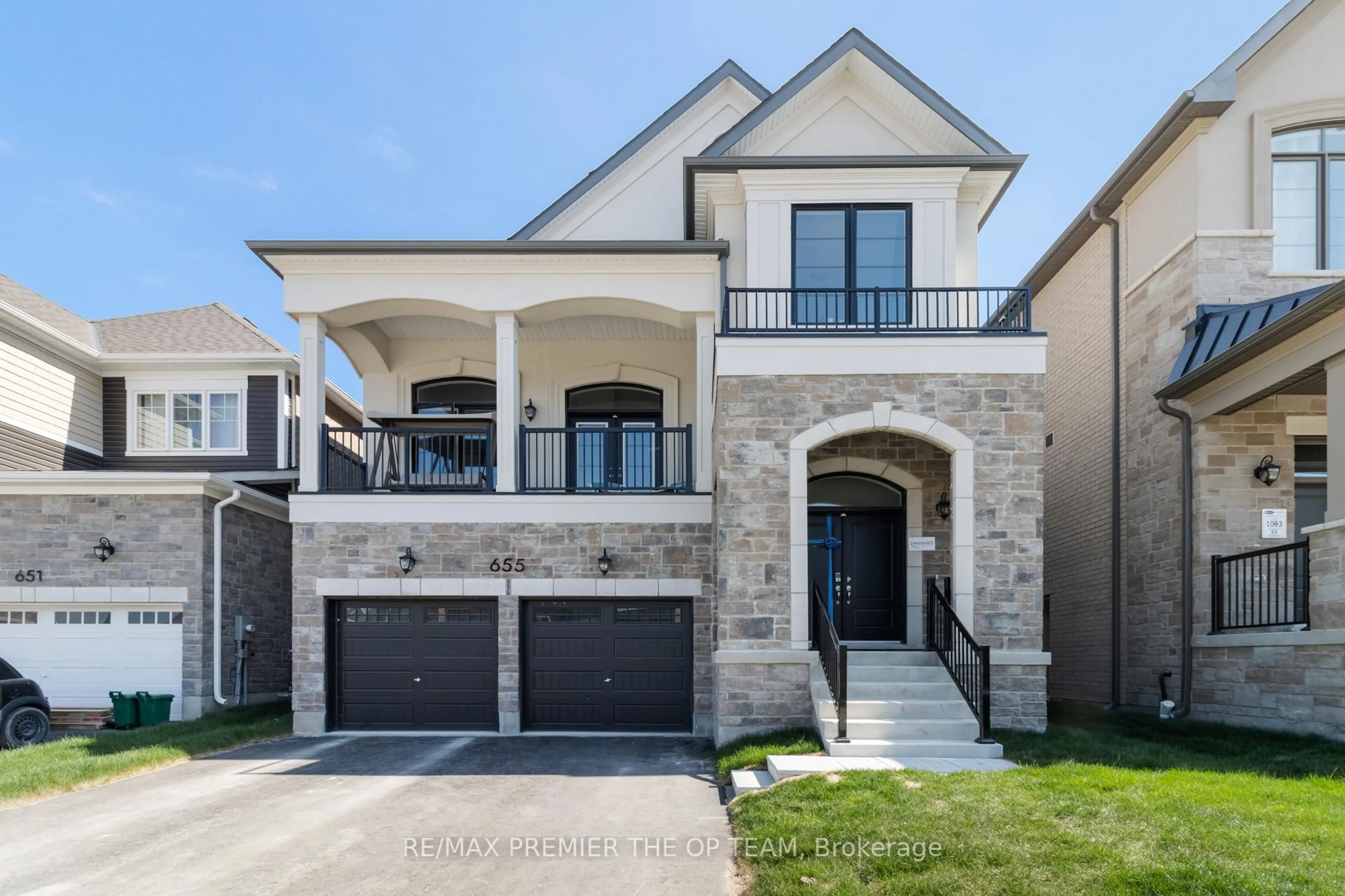 Home with brick exterior material, street for 655 Newlove St, Innisfil Ontario L9S 0R9
