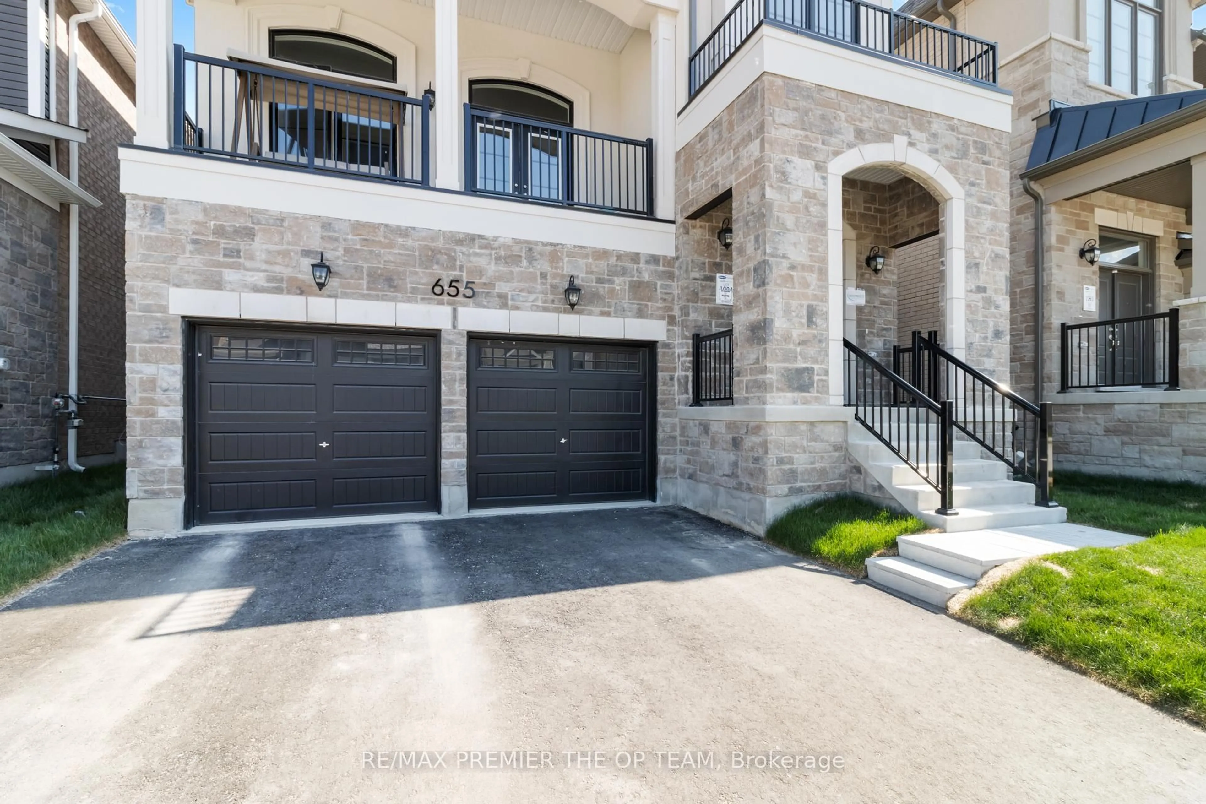 Unknown for 655 Newlove St, Innisfil Ontario L9S 0R9