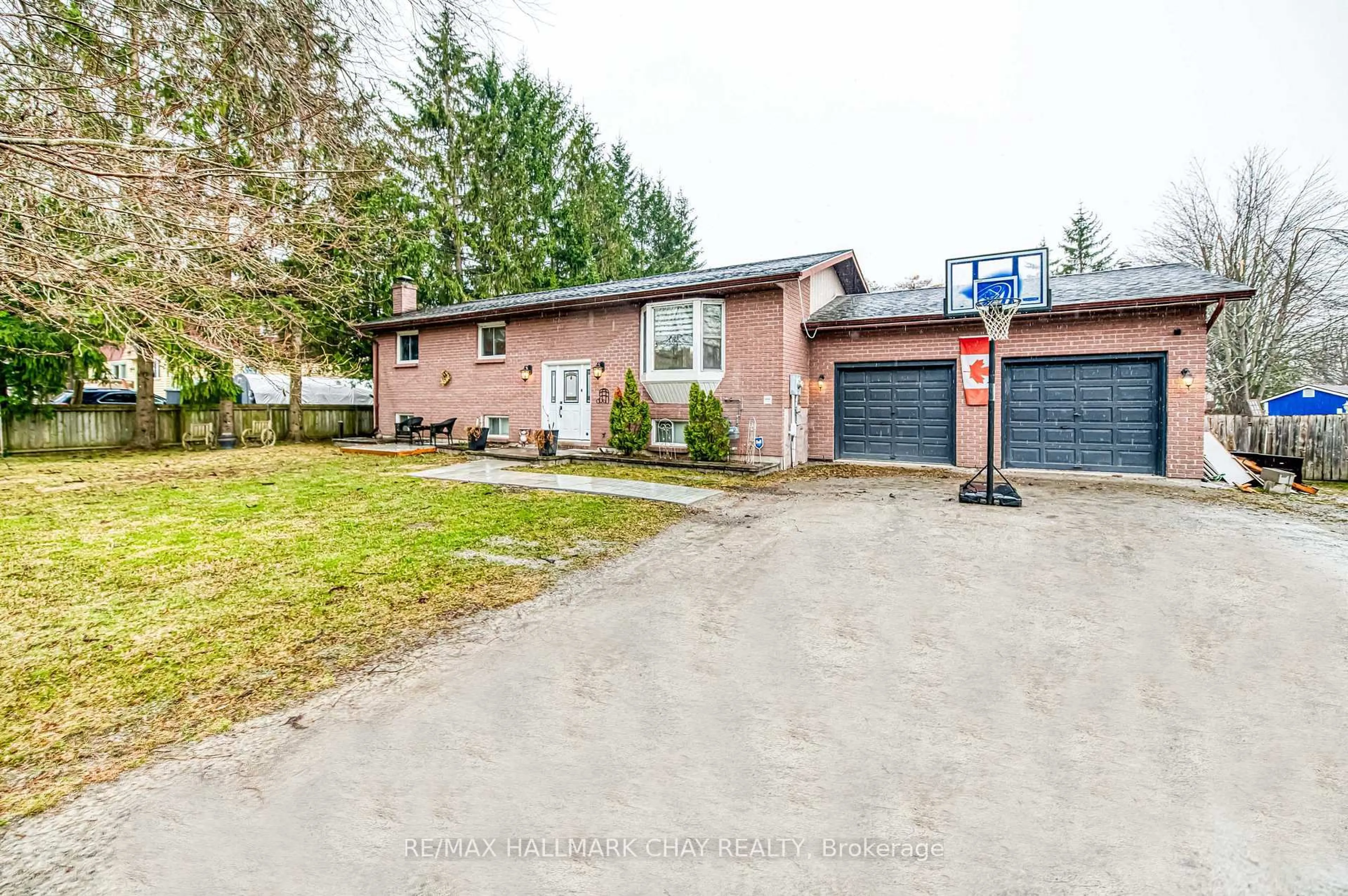 A pic from outside/outdoor area/front of a property/back of a property/a pic from drone, street for 20 Howard Ave, Brock Ontario L0K 1A0
