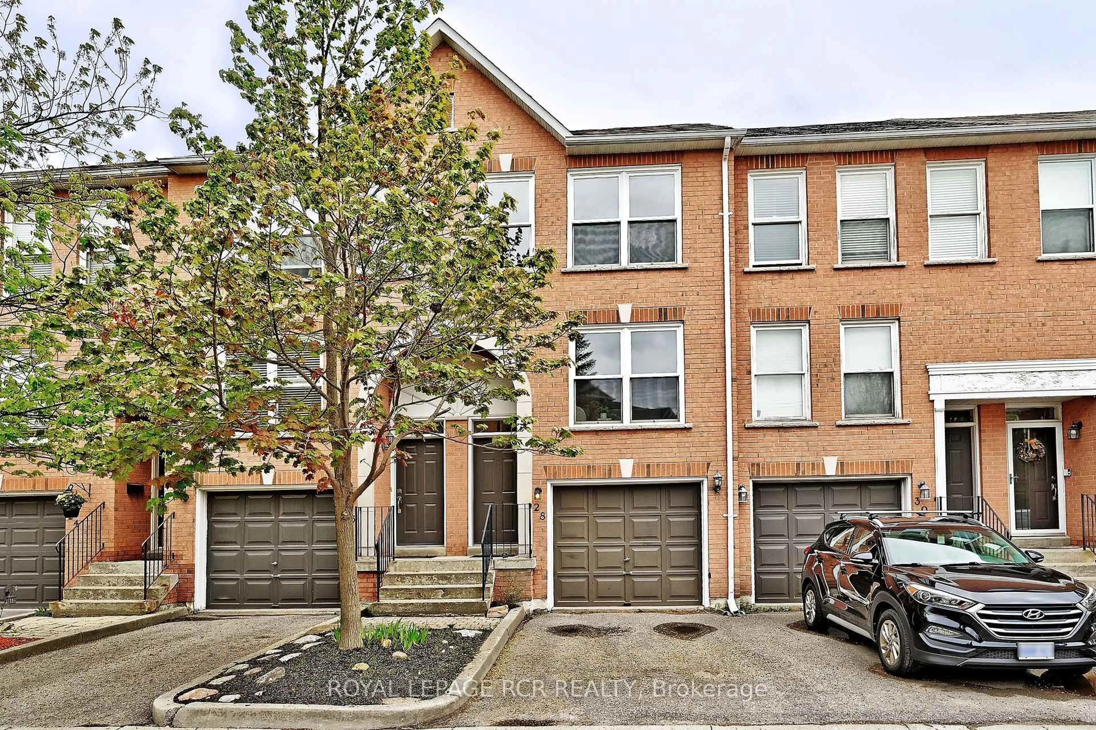 Unknown for 28 Wyatt Lane, Aurora Ontario L4G 7E4