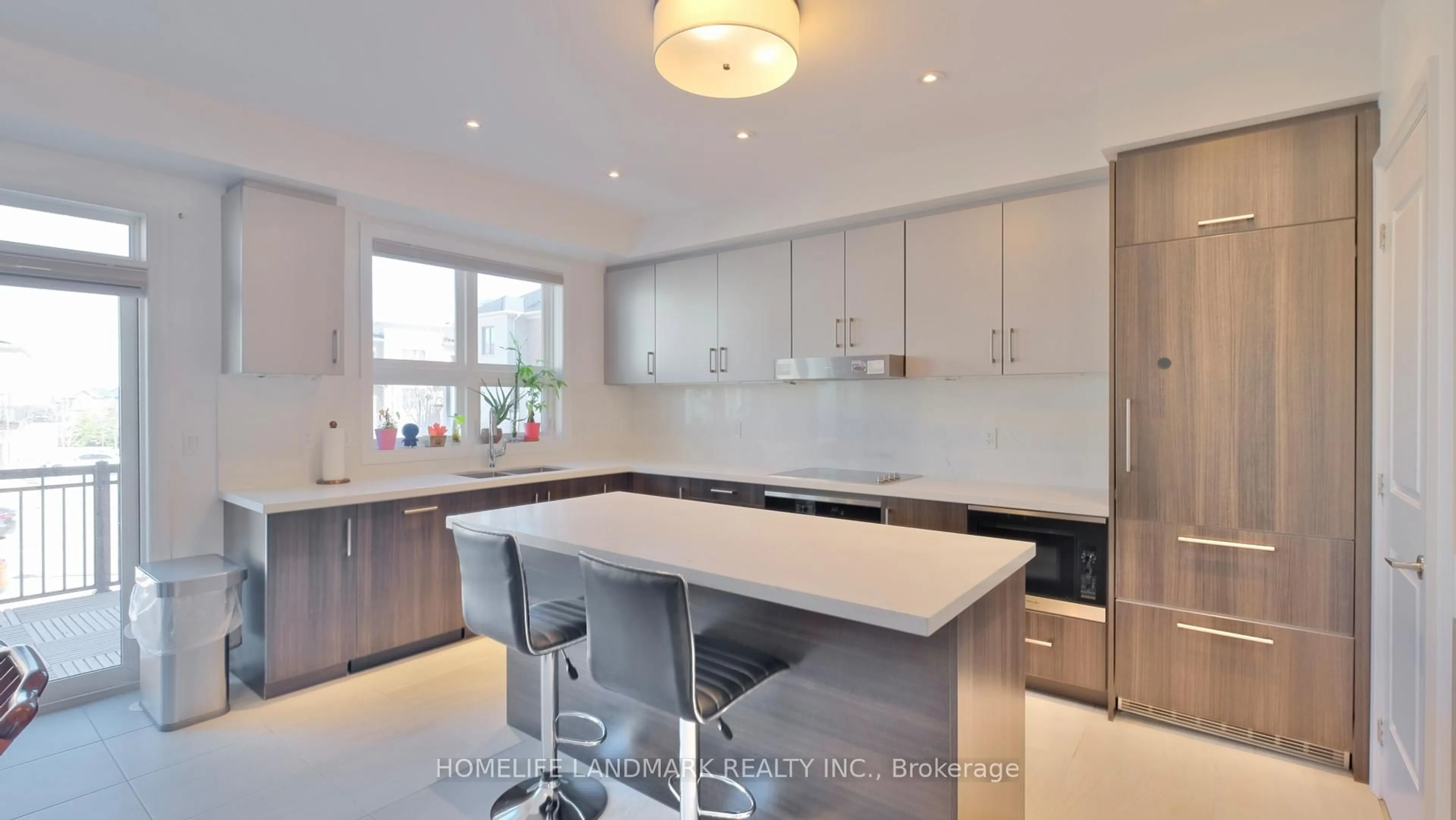 Contemporary kitchen, unknown for 4006 Highway 7, Markham Ontario L3R 5R8