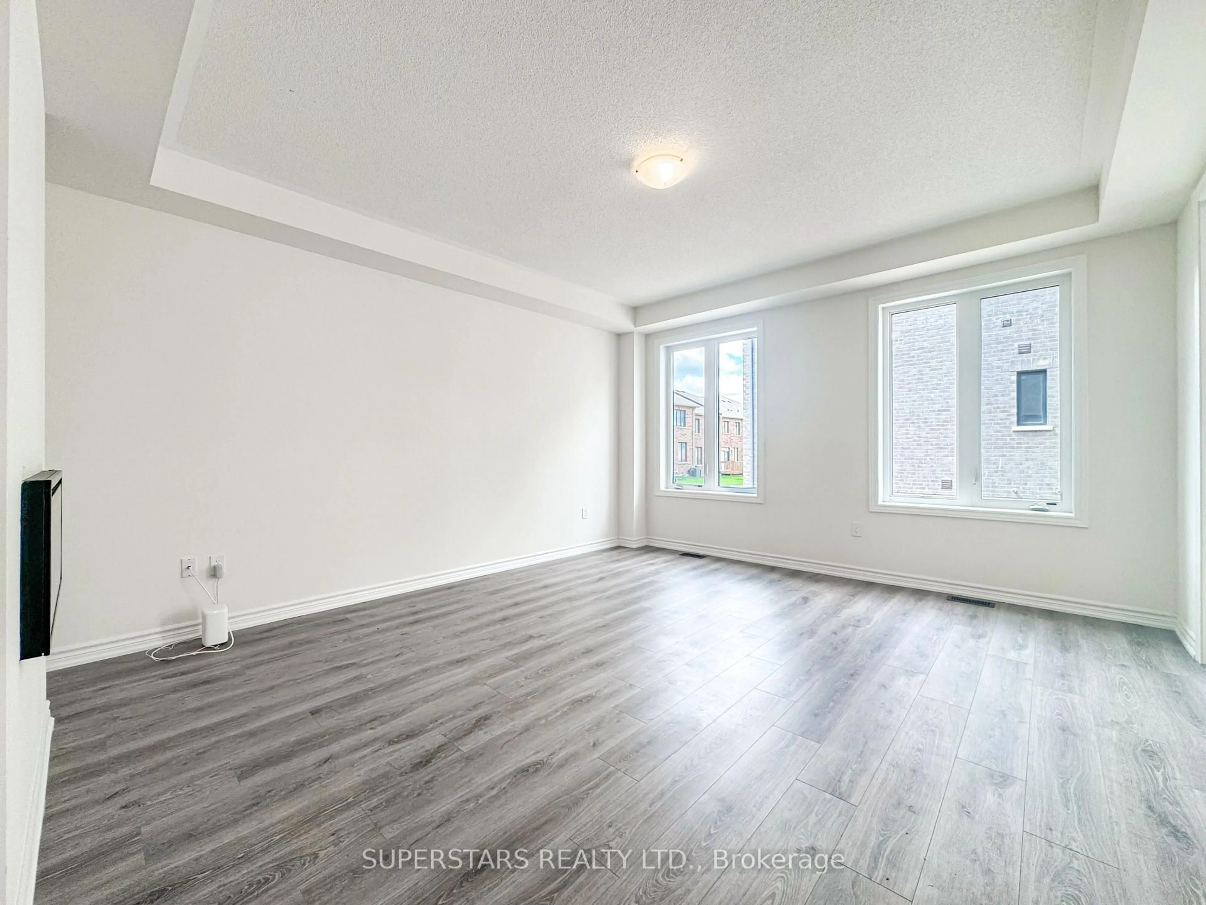 A pic of a room for 86 Kenneth Rogers Cres, East Gwillimbury Ontario L9N 1S5
