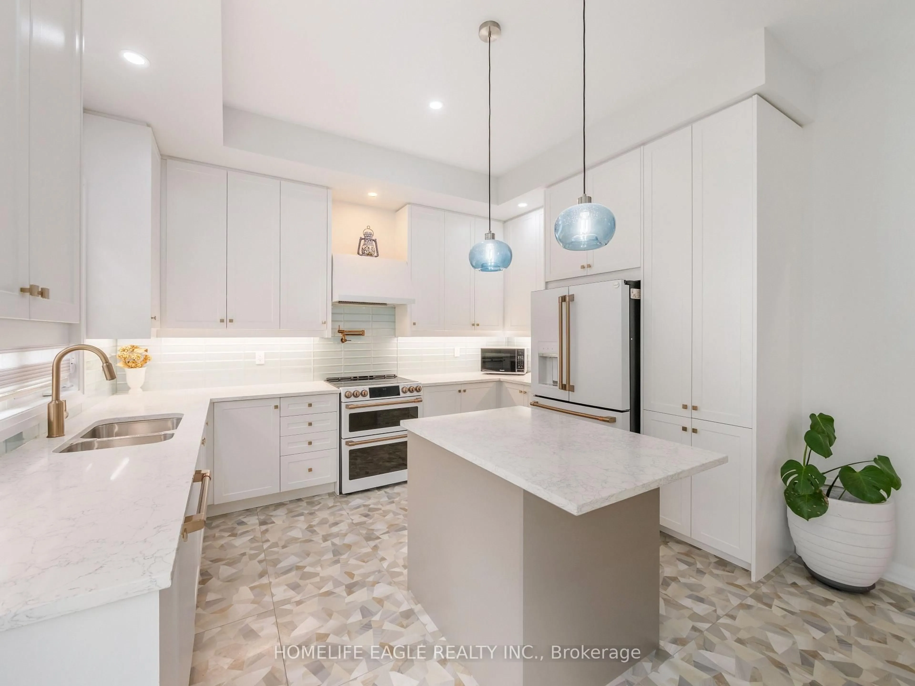 Contemporary kitchen, ceramic/tile floor for 1028 Hardy Way, Innisfil Ontario L0L 1W0