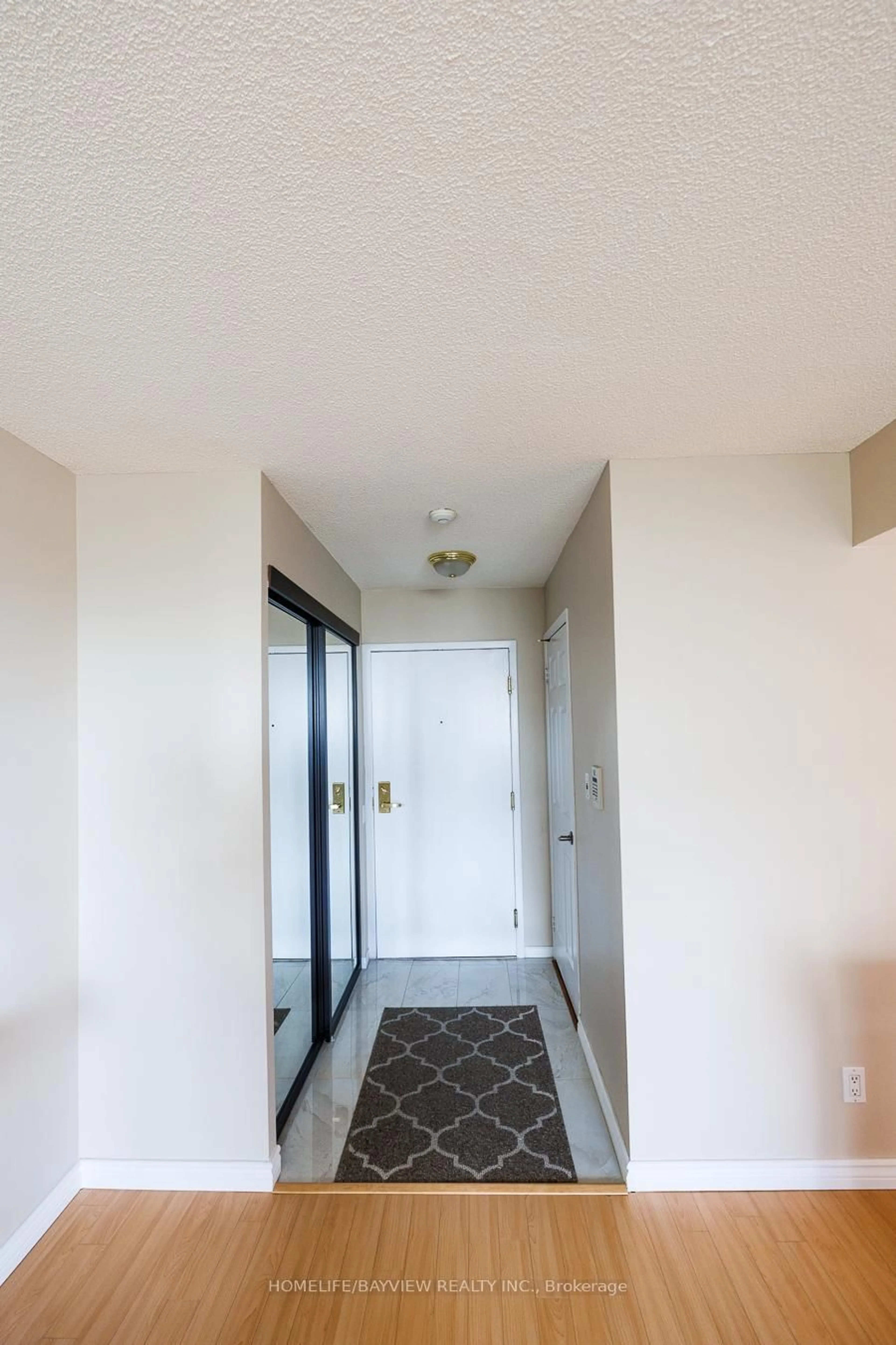 Indoor foyer for 5 Emerald Lane #703, Vaughan Ontario L4J 8P7