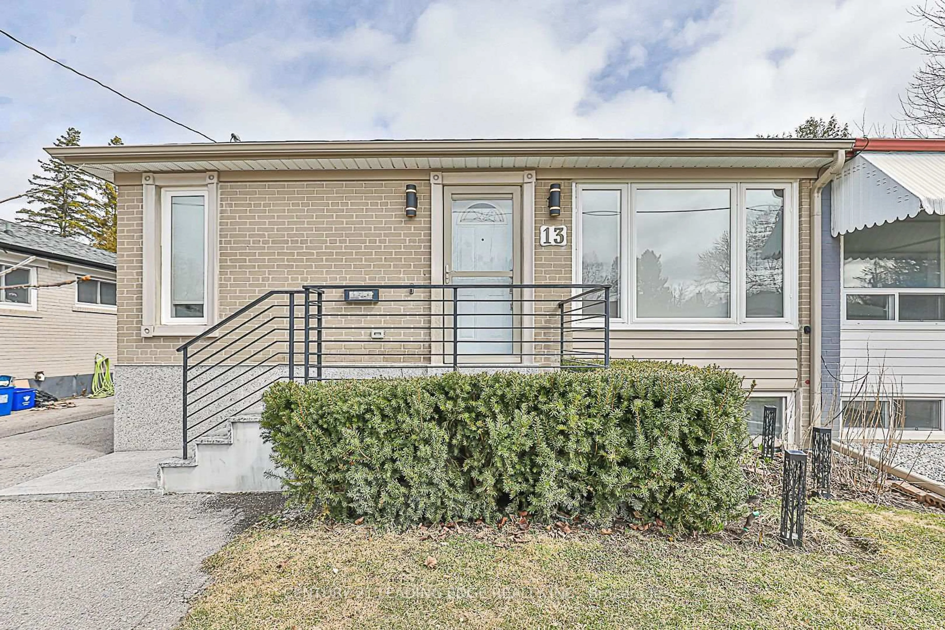 Home with brick exterior material, street for 13 Richardson Dr, Aurora Ontario L4G 1Y9