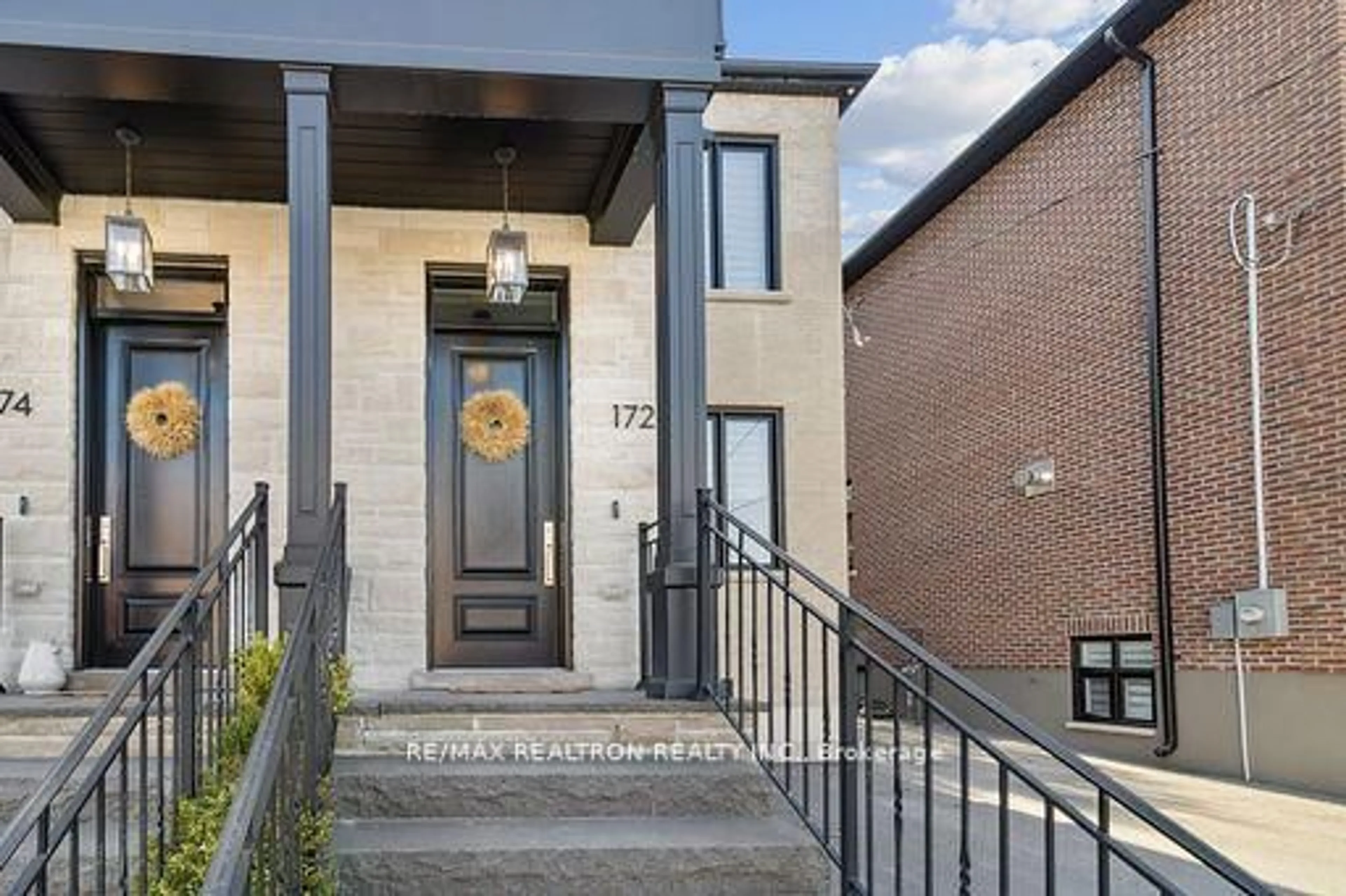 Home with brick exterior material, street for 172&174 Victoria St, Newmarket Ontario L3Y 7K4