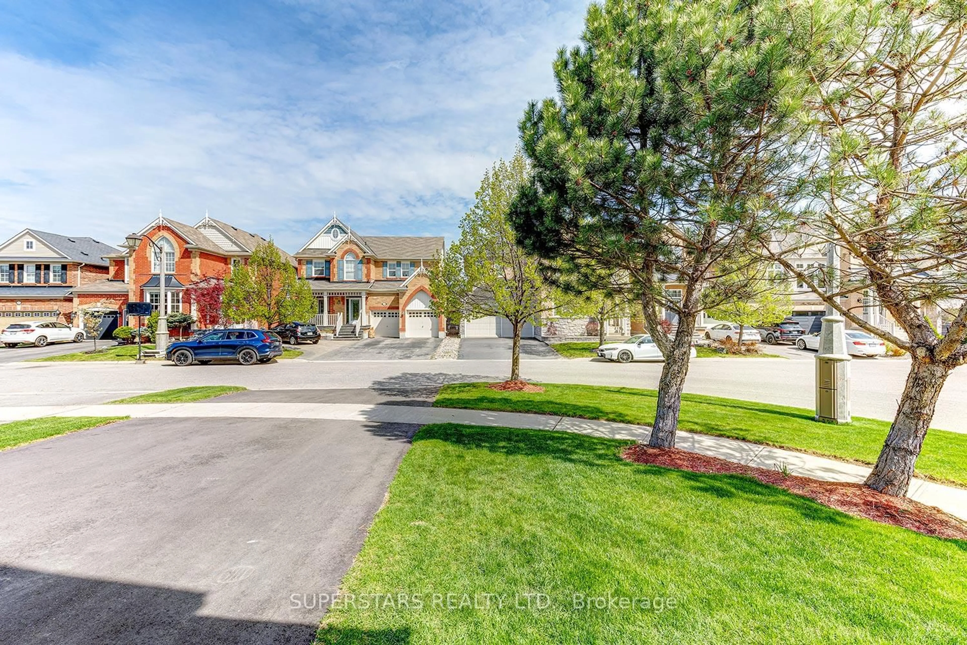 Unknown for 14 Clausfarm Lane, Whitchurch-Stouffville Ontario L4A 0A8