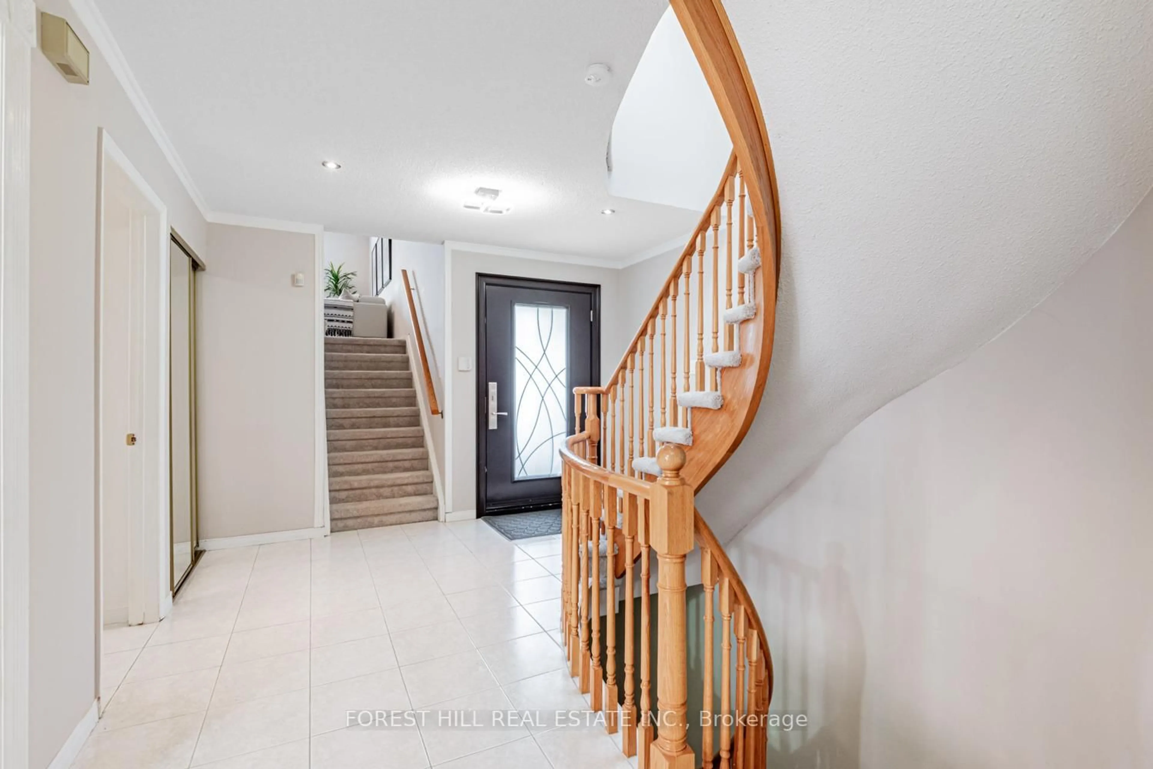Stairs for 81 Croteau Cres, Vaughan Ontario L4J 5S8