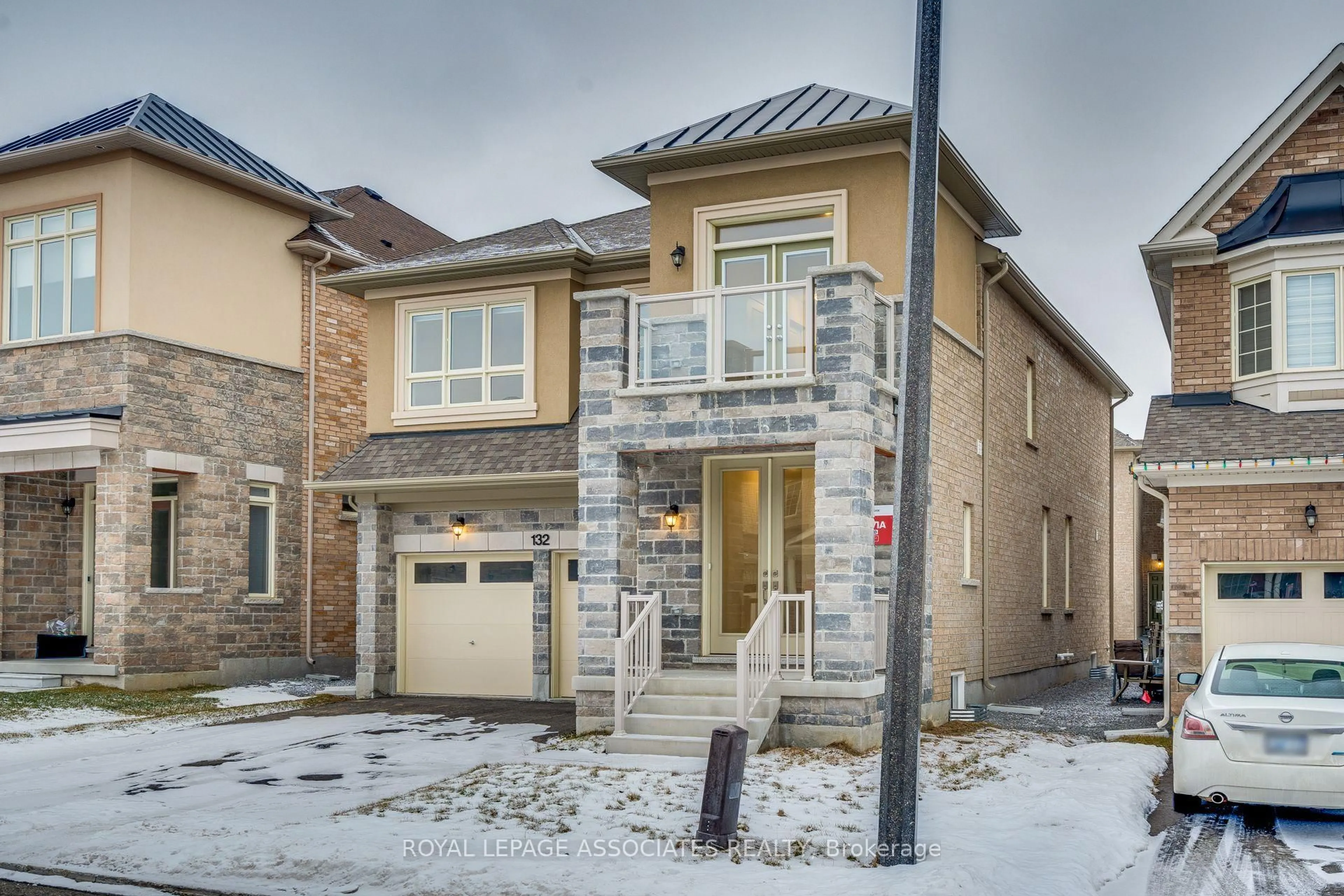 Home with brick exterior material, street for 132 Frederick Pearson St, East Gwillimbury Ontario L9N 0R8
