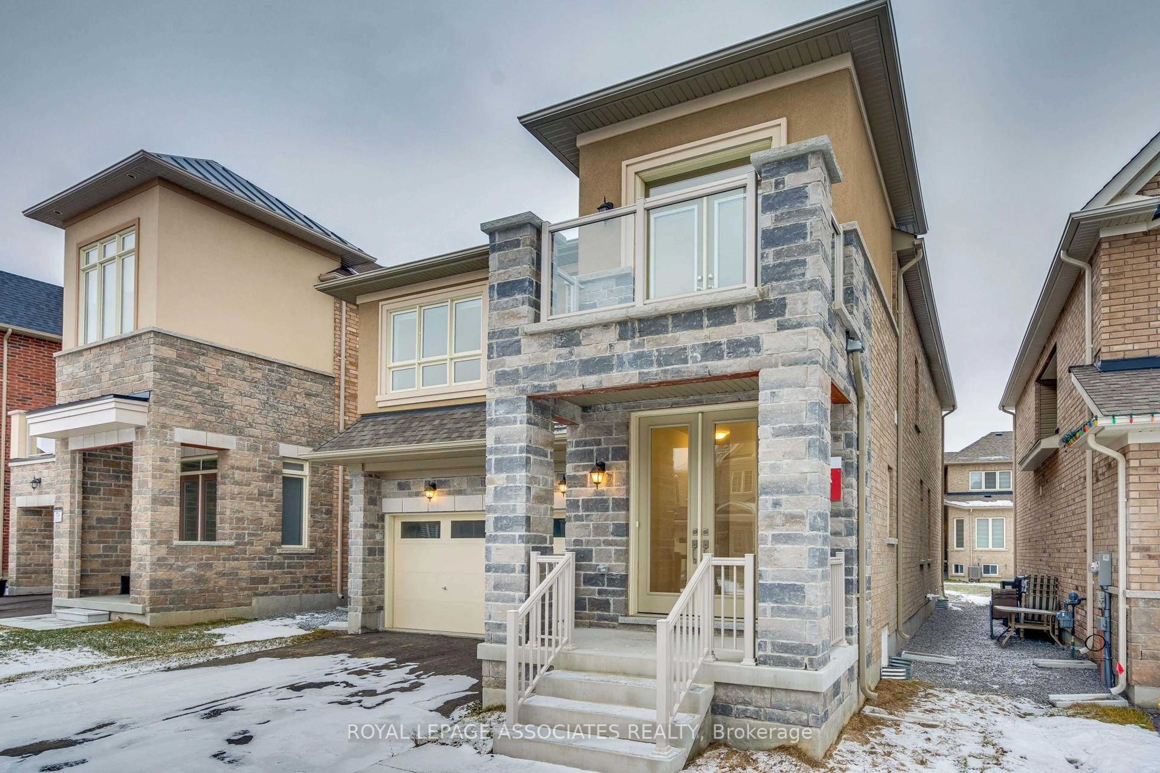 Home with brick exterior material, street for 132 Frederick Pearson St, East Gwillimbury Ontario L9N 0R8