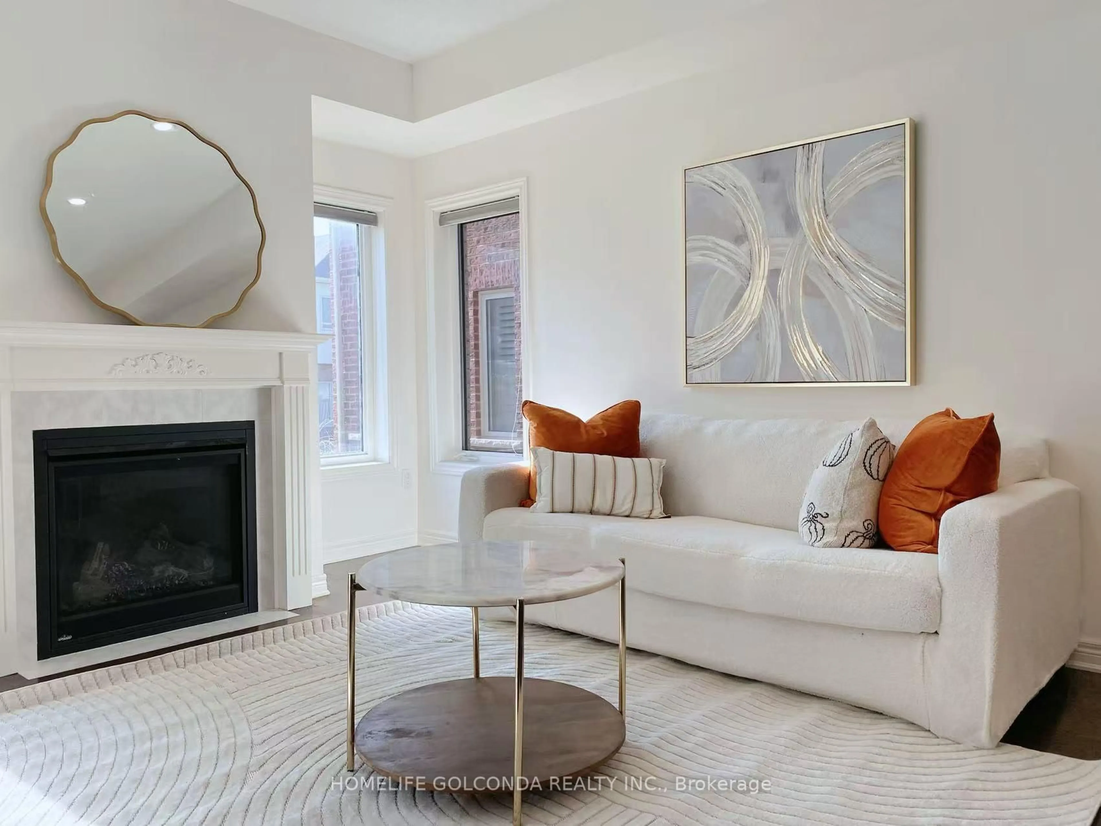 Living room with furniture, unknown for 23 Foxberry Rd, East Gwillimbury Ontario L9N 0P6