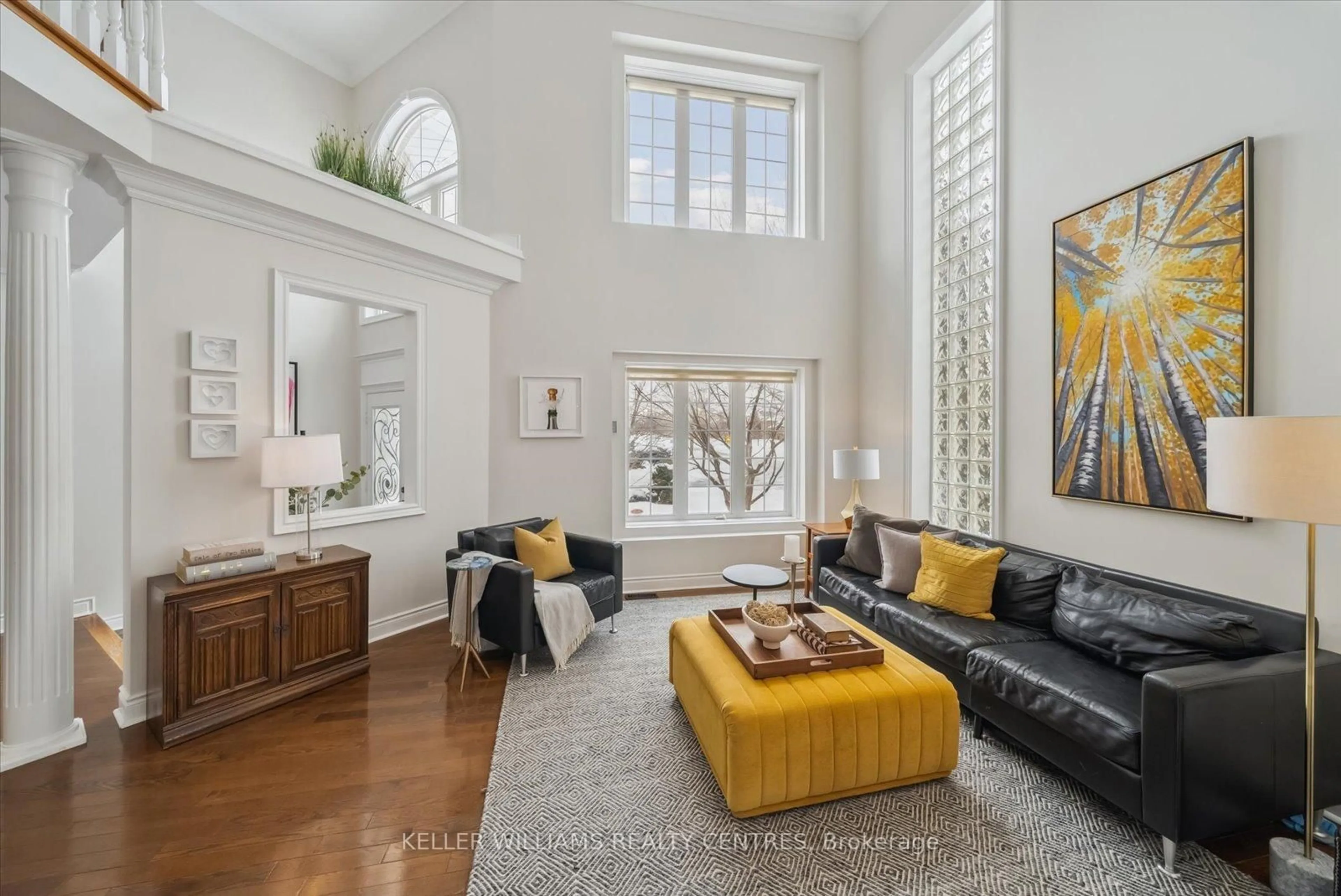Living room with furniture, unknown for 135 Sanibel Cres, Vaughan Ontario L4J 8K7