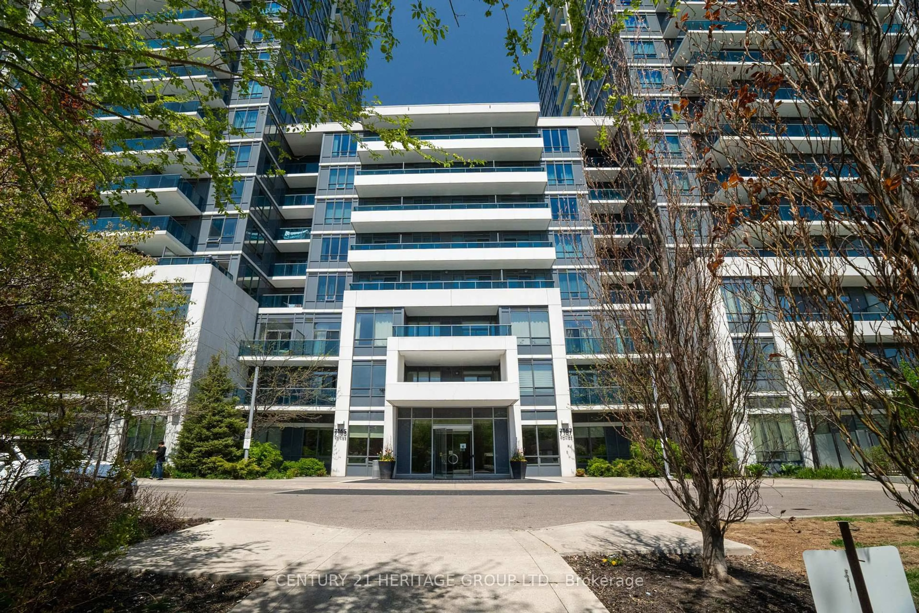Indoor foyer for 7165 Yonge St #1615, Markham Ontario L3T 0C9