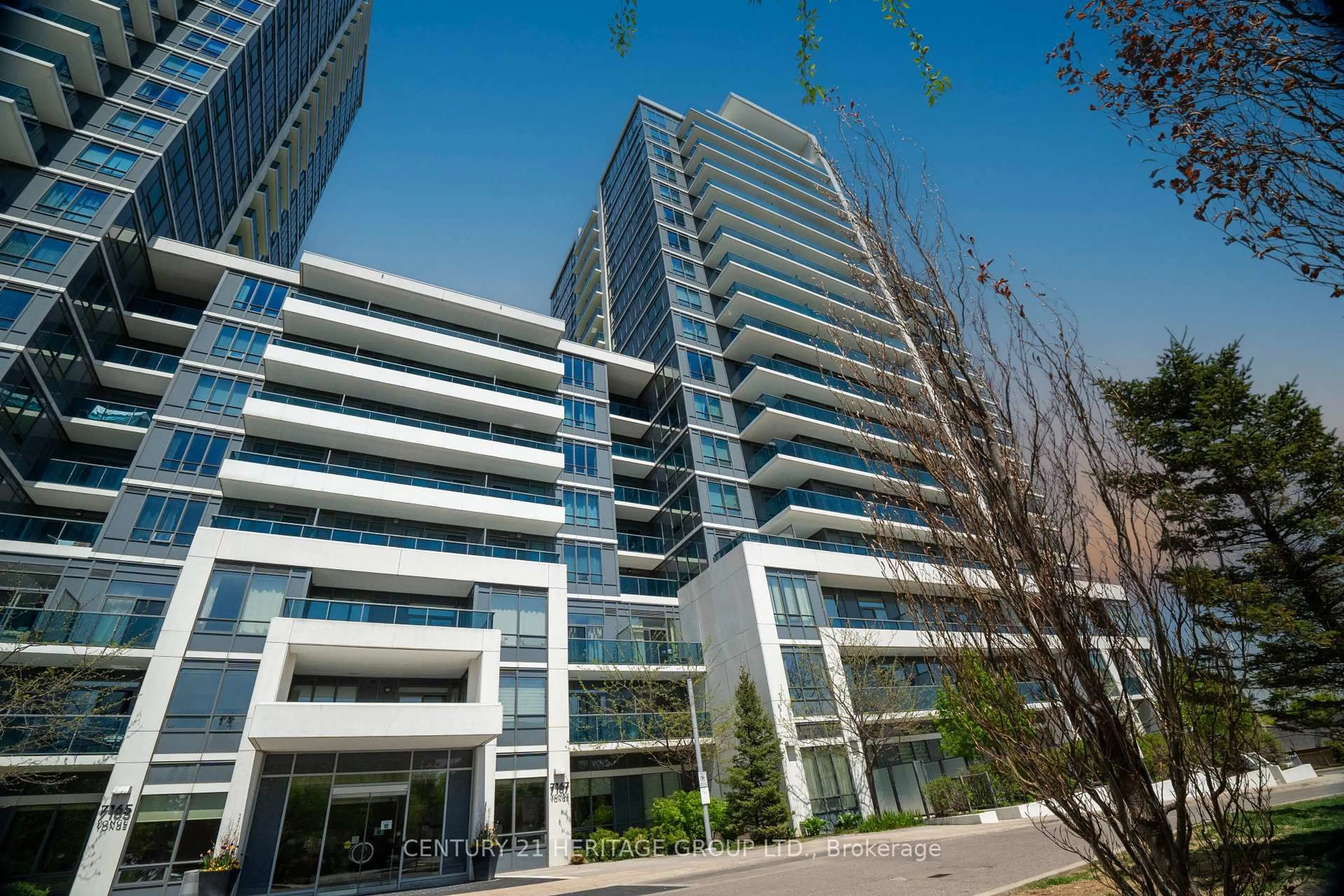 Indoor foyer for 7165 Yonge St #1615, Markham Ontario L3T 0C9