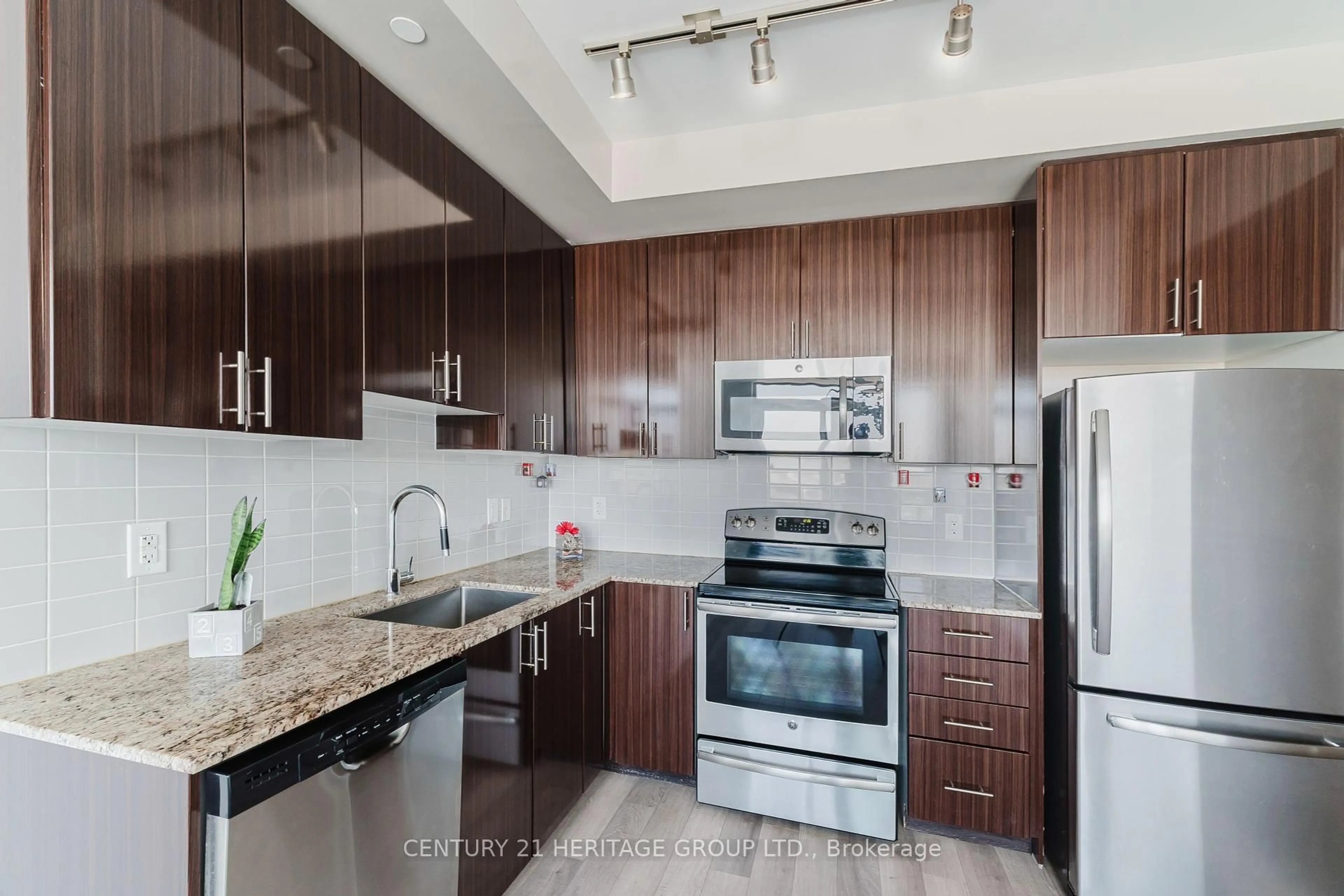 Unknown for 7165 Yonge St #1615, Markham Ontario L3T 0C9
