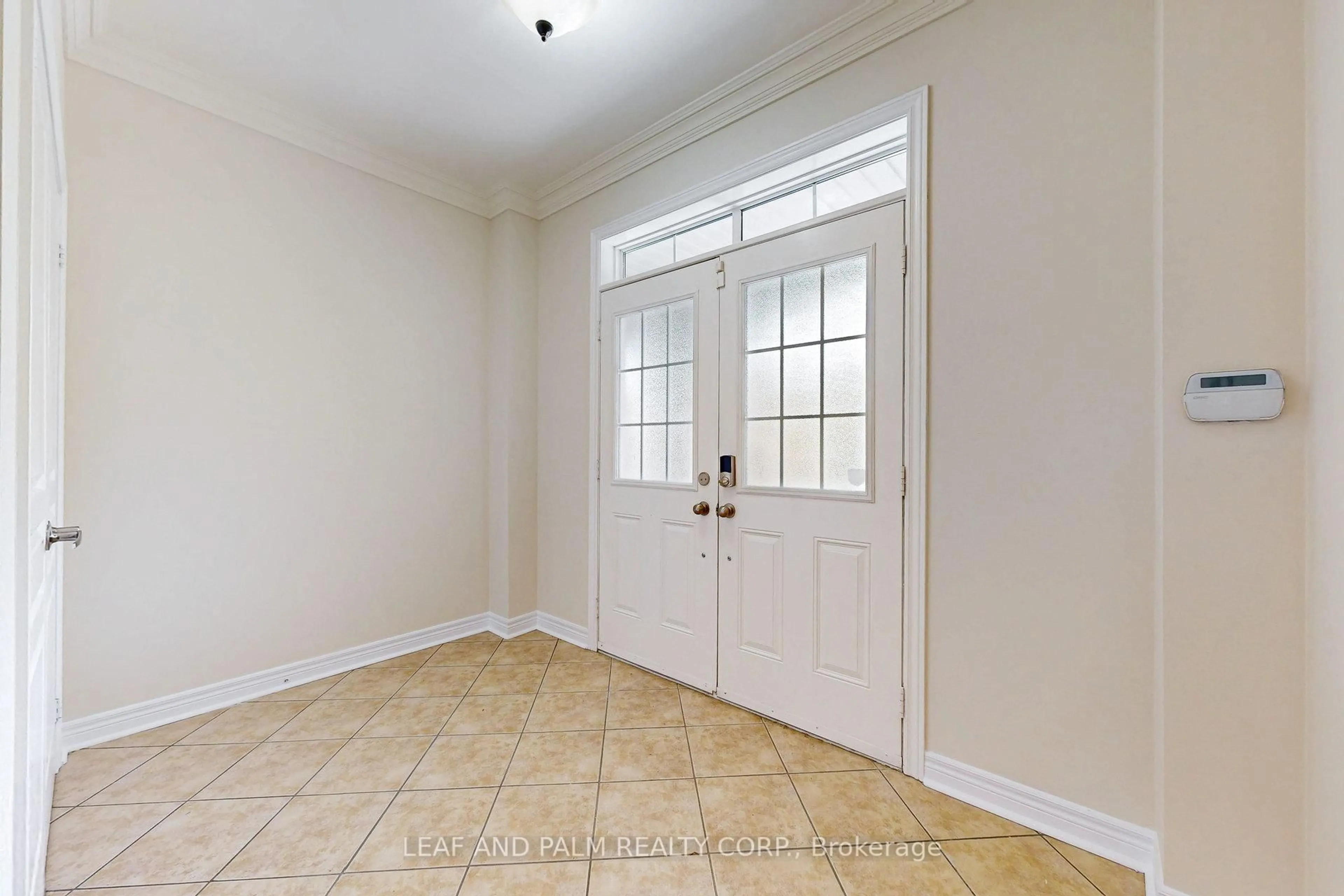Indoor entryway for 150 Peak Point Blvd, Vaughan Ontario L6A 0C1