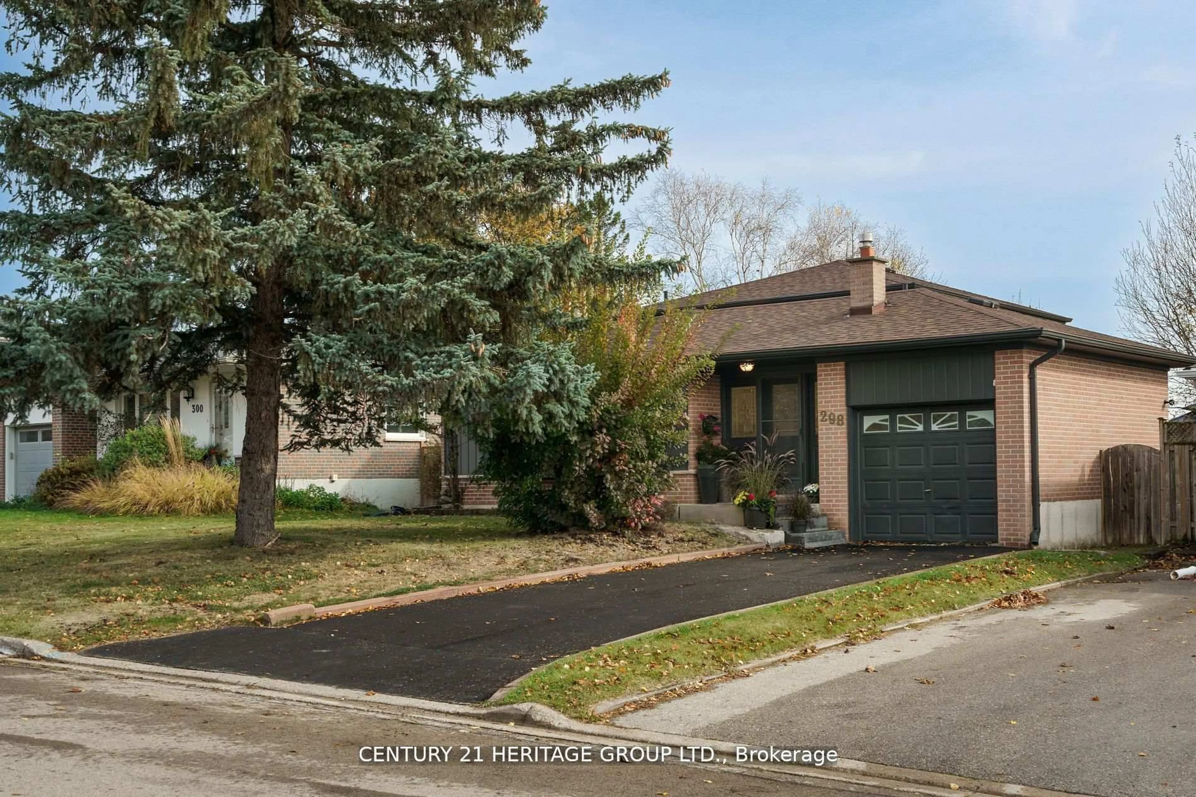 Home with brick exterior material, street for 298 Roywood Cres, Newmarket Ontario L3Y 1A5