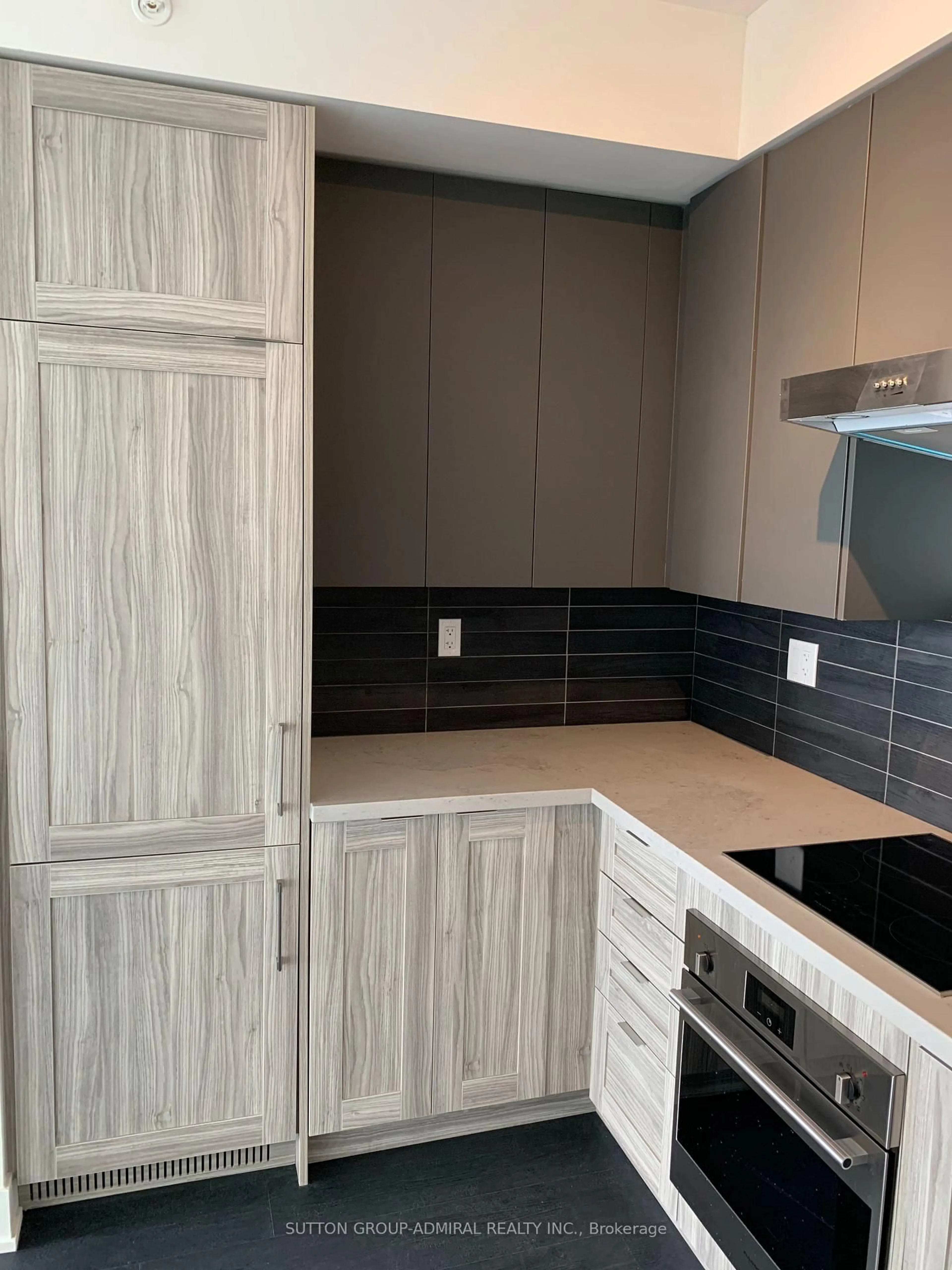 Standard kitchen, unknown for 2908 Highway 7 N/A #1103, Vaughan Ontario L4K 0K5