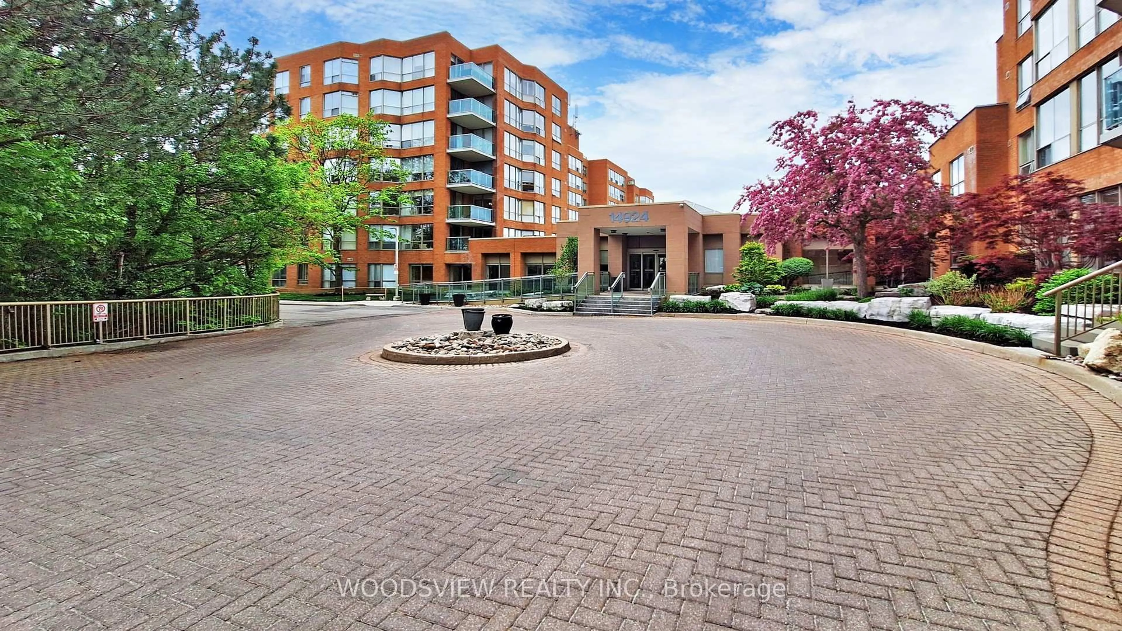 Unknown for 14924 Yonge St #120, Aurora Ontario L4G 6H7