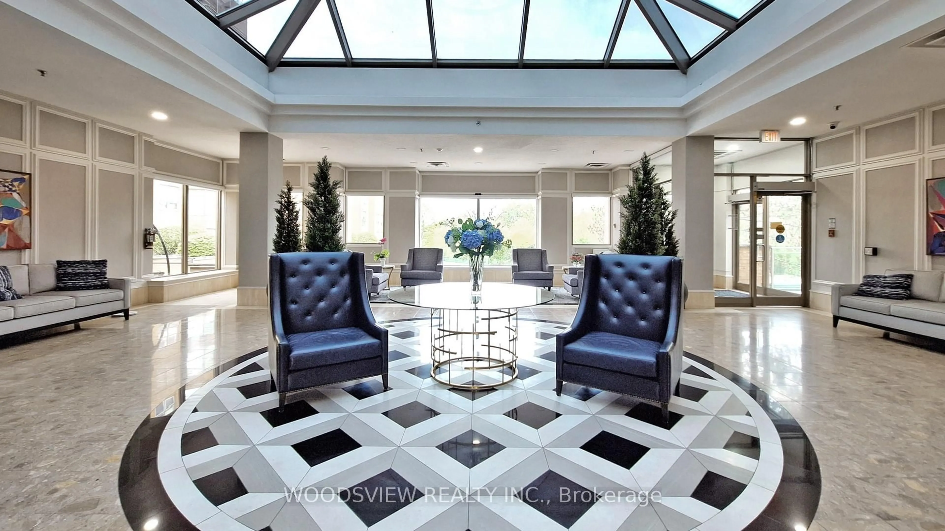 Lobby for 14924 Yonge St #120, Aurora Ontario L4G 6H7