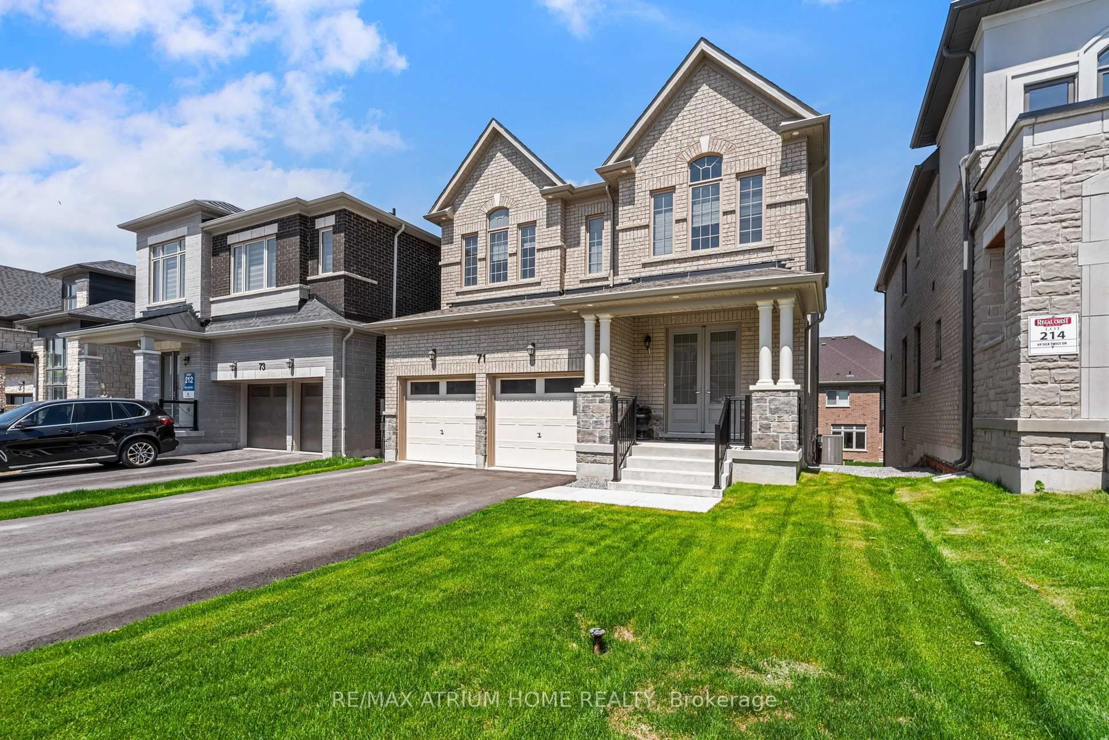 Unknown for 71 Silk Twist Dr, East Gwillimbury Ontario L9N 0W4