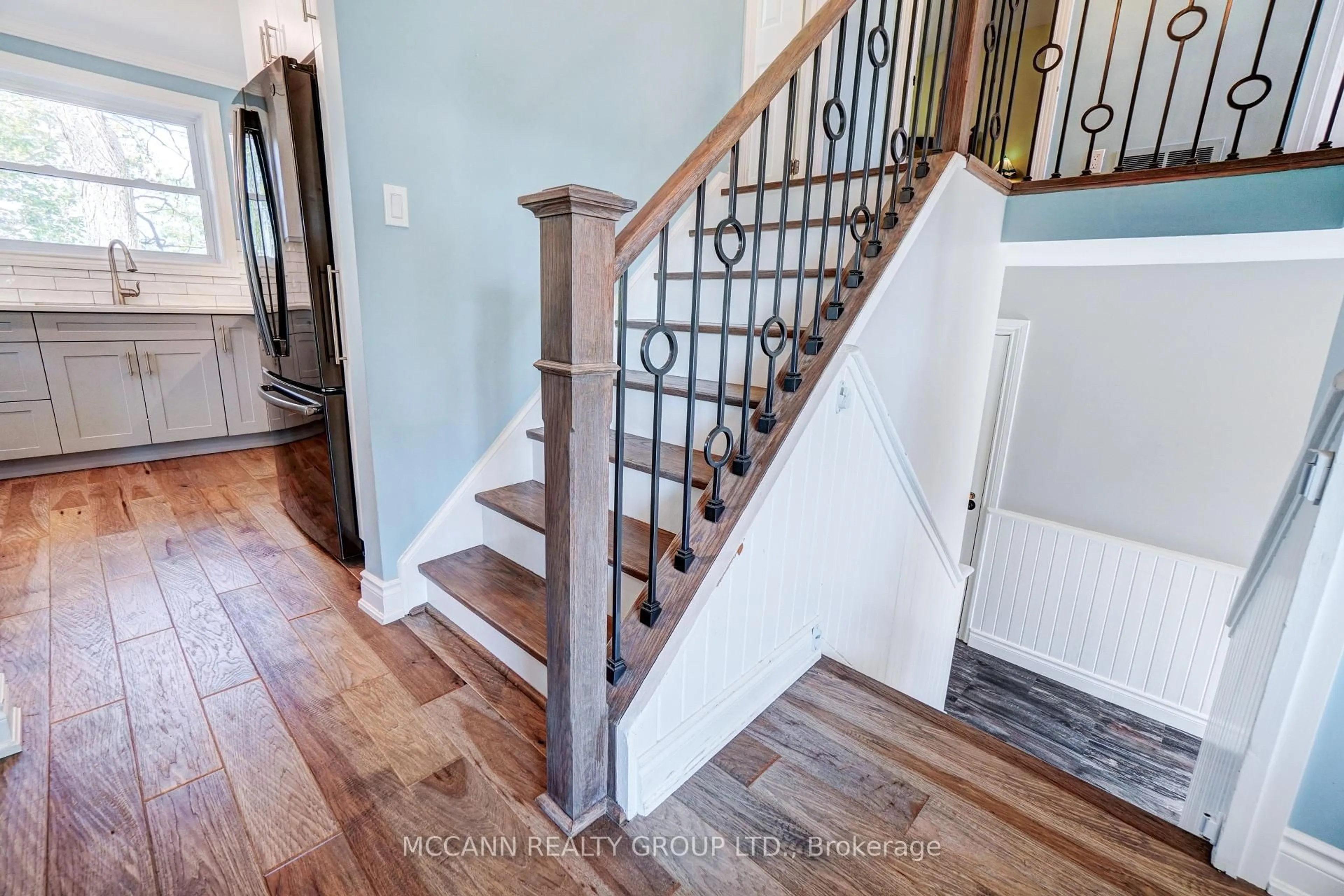 Stairs for 29 Third Ave, Uxbridge Ontario L9P 1K2