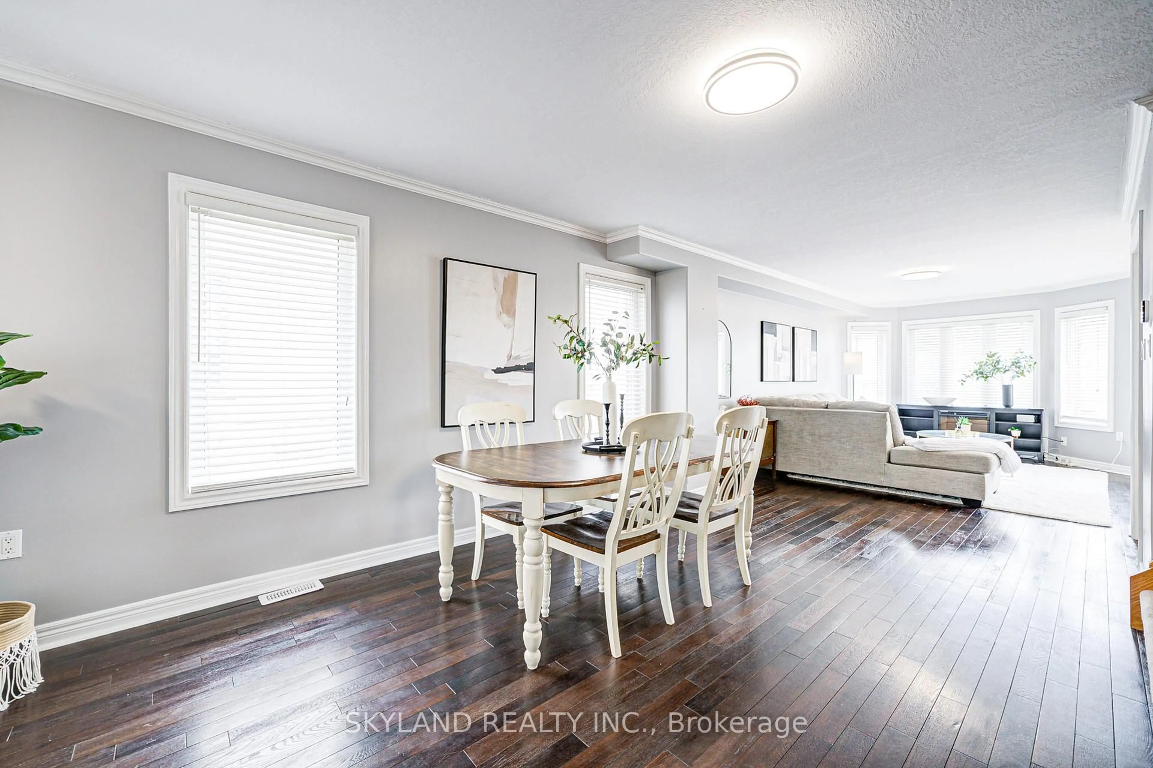 Unknown for 39 Smith St, Bradford West Gwillimbury Ontario L3Z 3E1