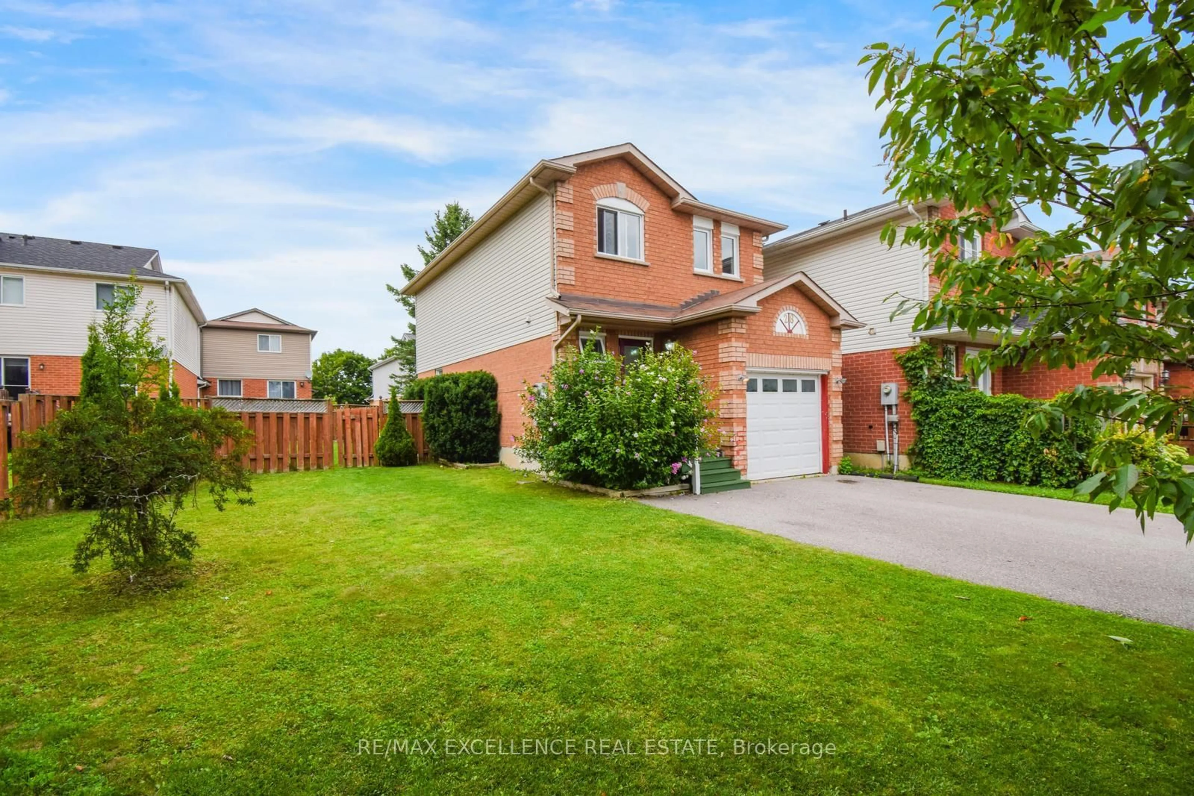 A pic from outside/outdoor area/front of a property/back of a property/a pic from drone, street for 28 McKnight Cres, New Tecumseth Ontario L0G 1W0