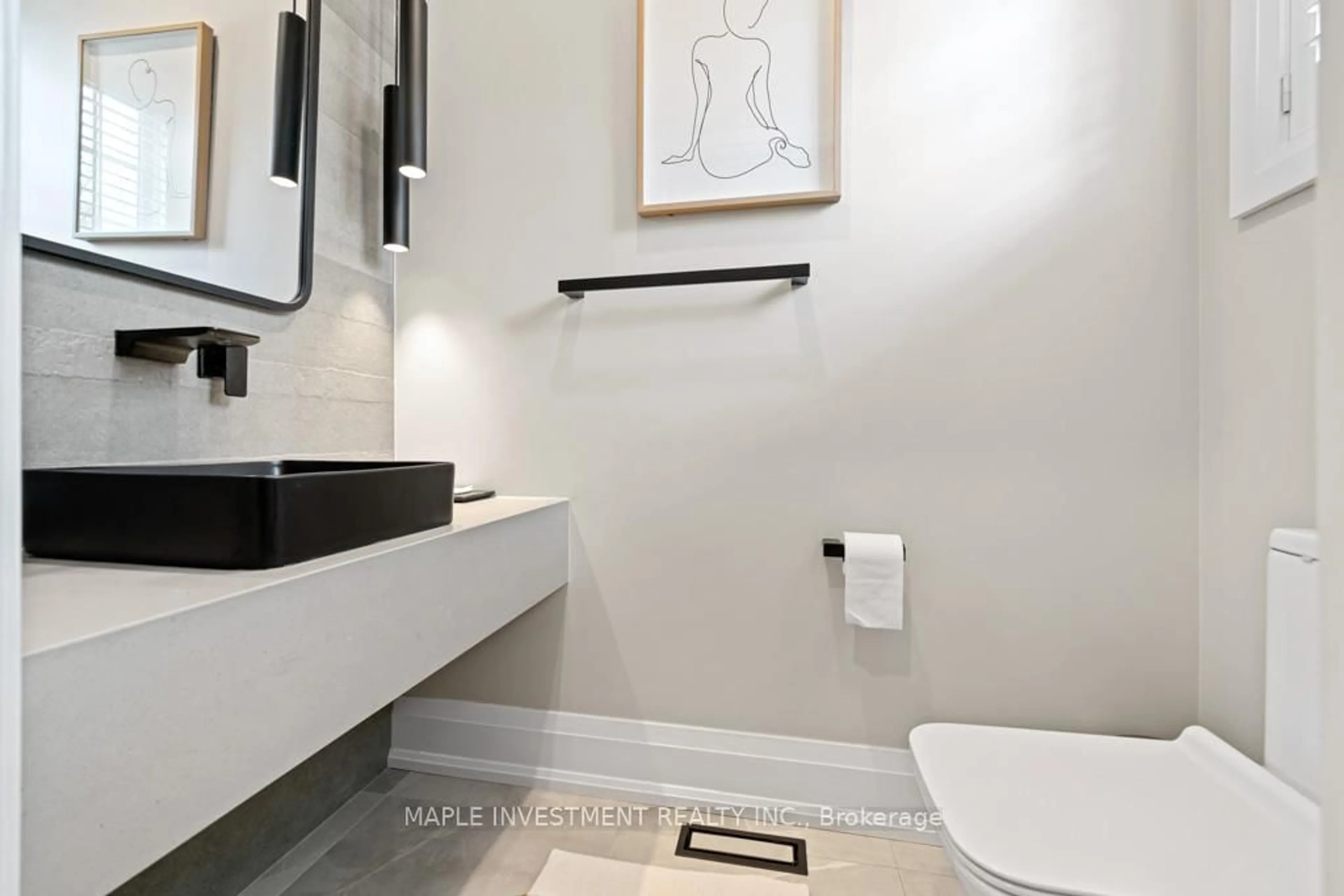 Contemporary bathroom, ceramic/tile floor for 15 Pottery Pl #11, Vaughan Ontario L4L 9J6