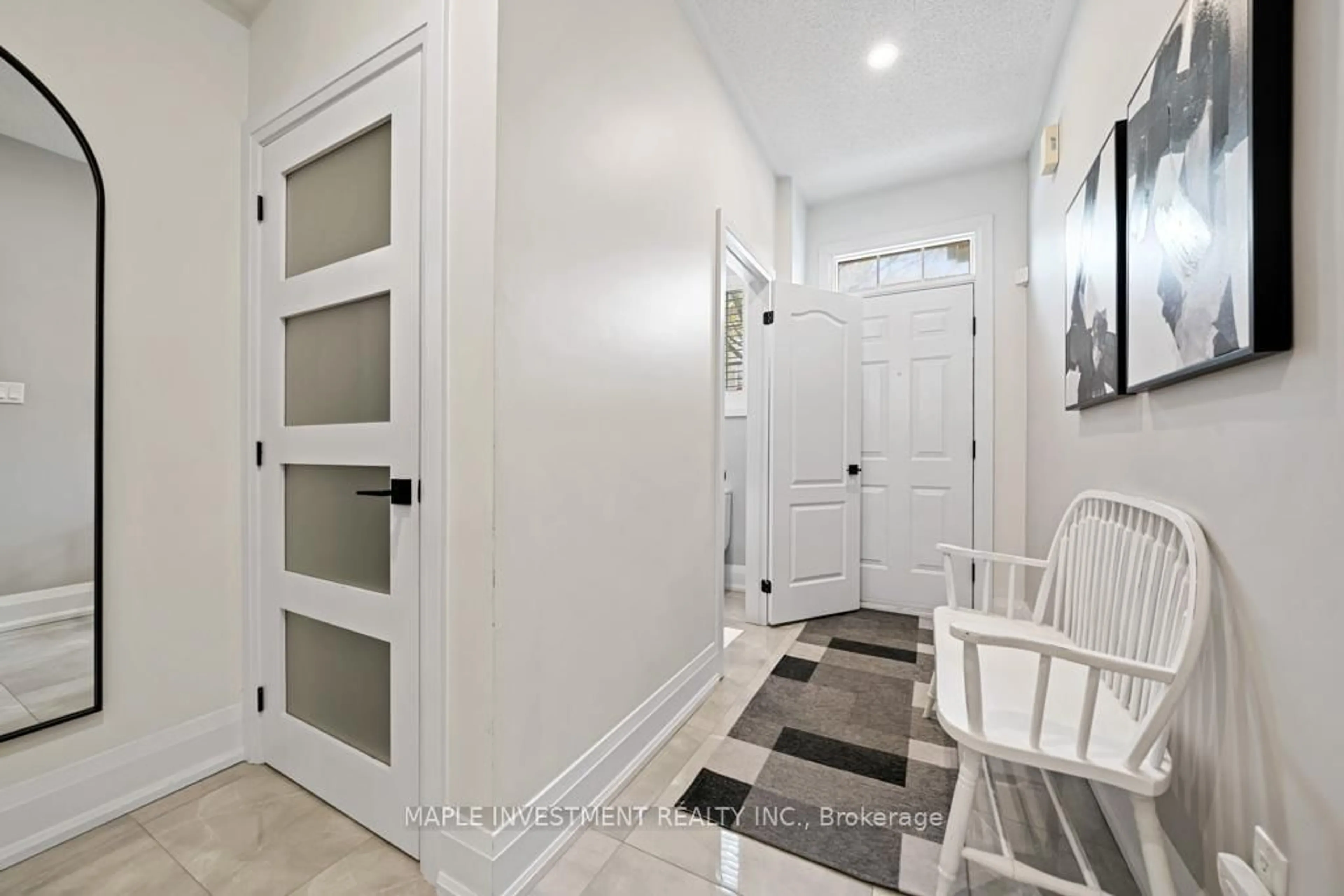 Indoor entryway for 15 Pottery Pl #11, Vaughan Ontario L4L 9J6