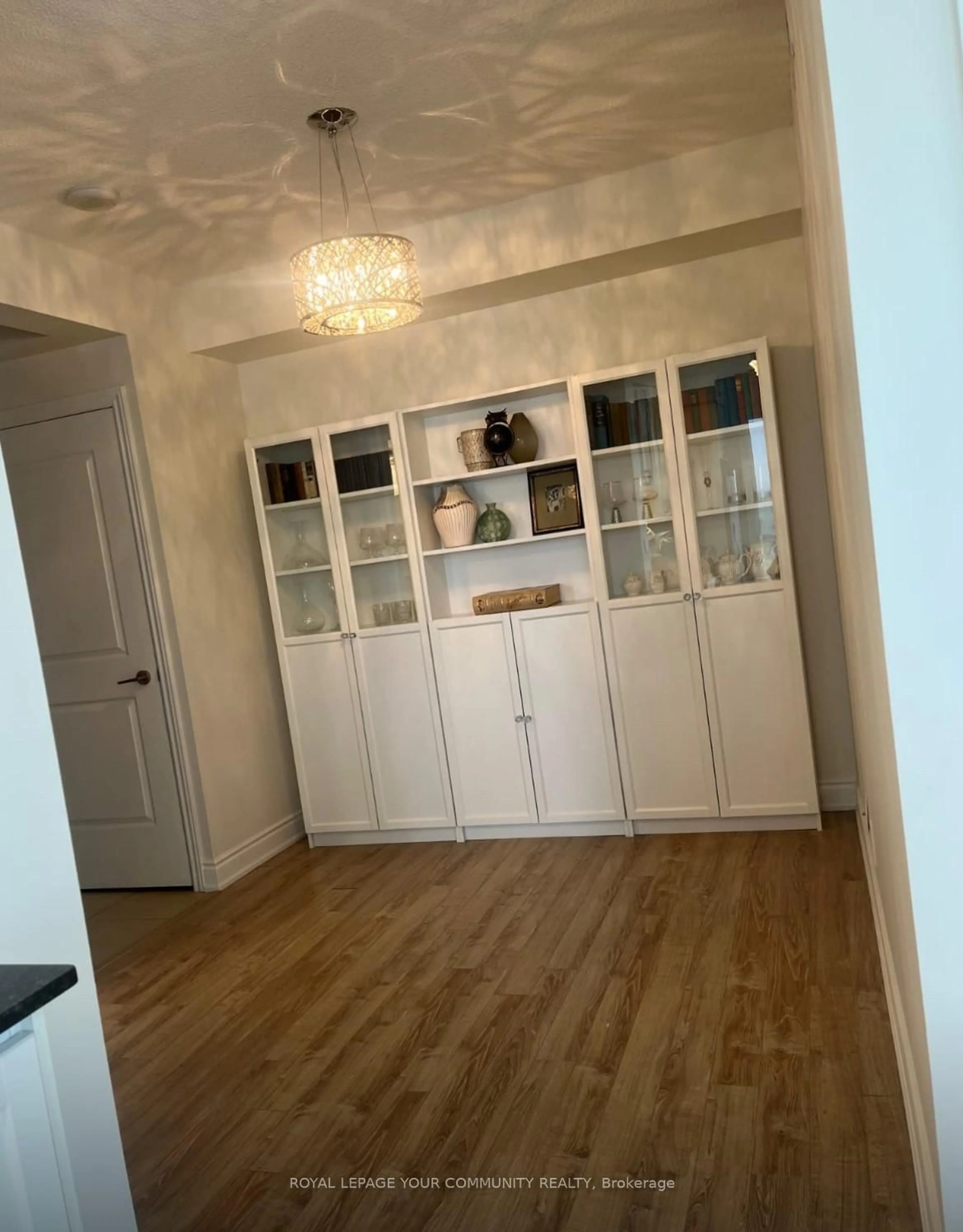 A pic of a room for 9088 Yonge St #905A, Richmond Hill Ontario L4C 0Y6