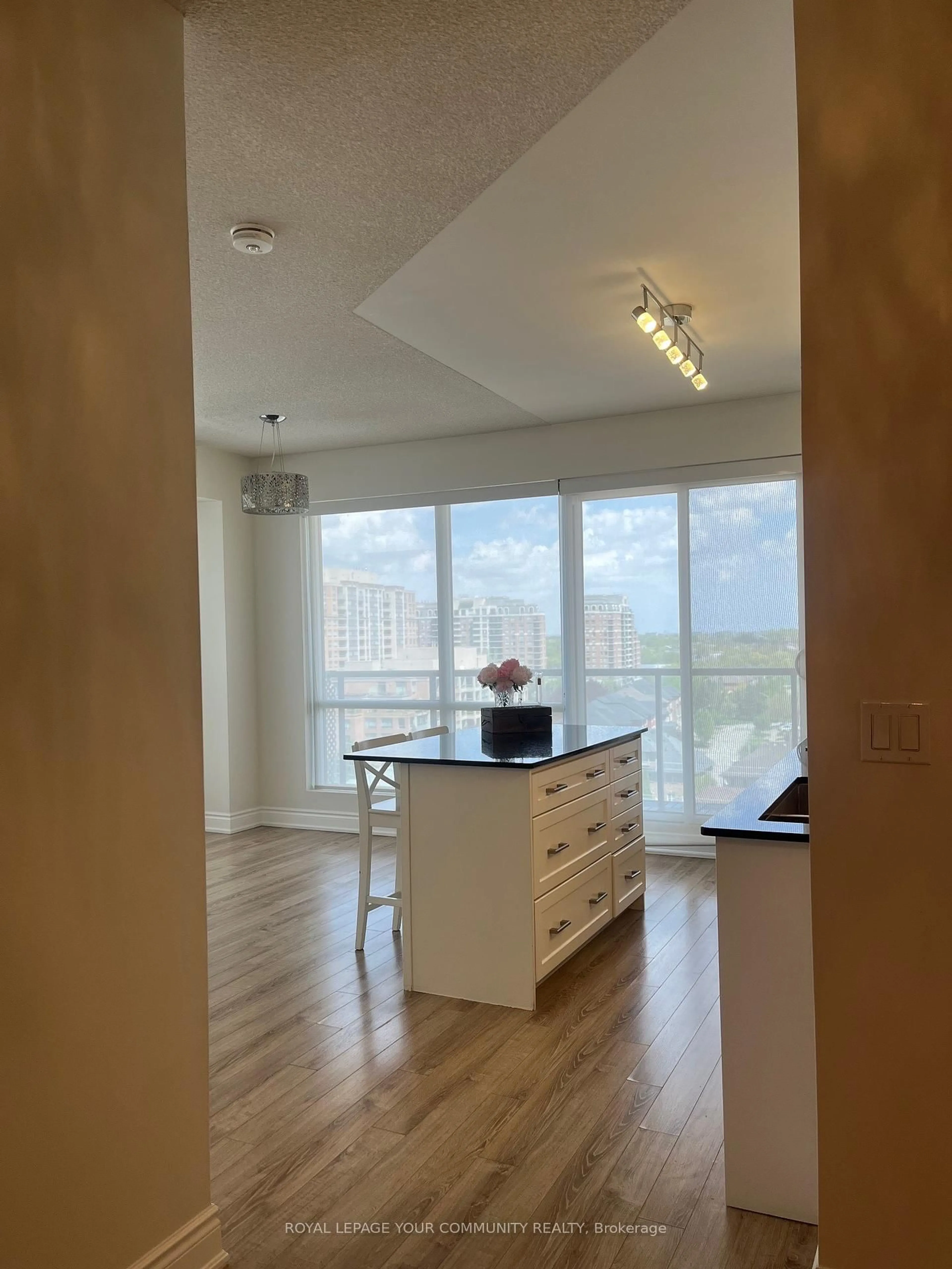 A pic of a room for 9088 Yonge St #905A, Richmond Hill Ontario L4C 0Y6