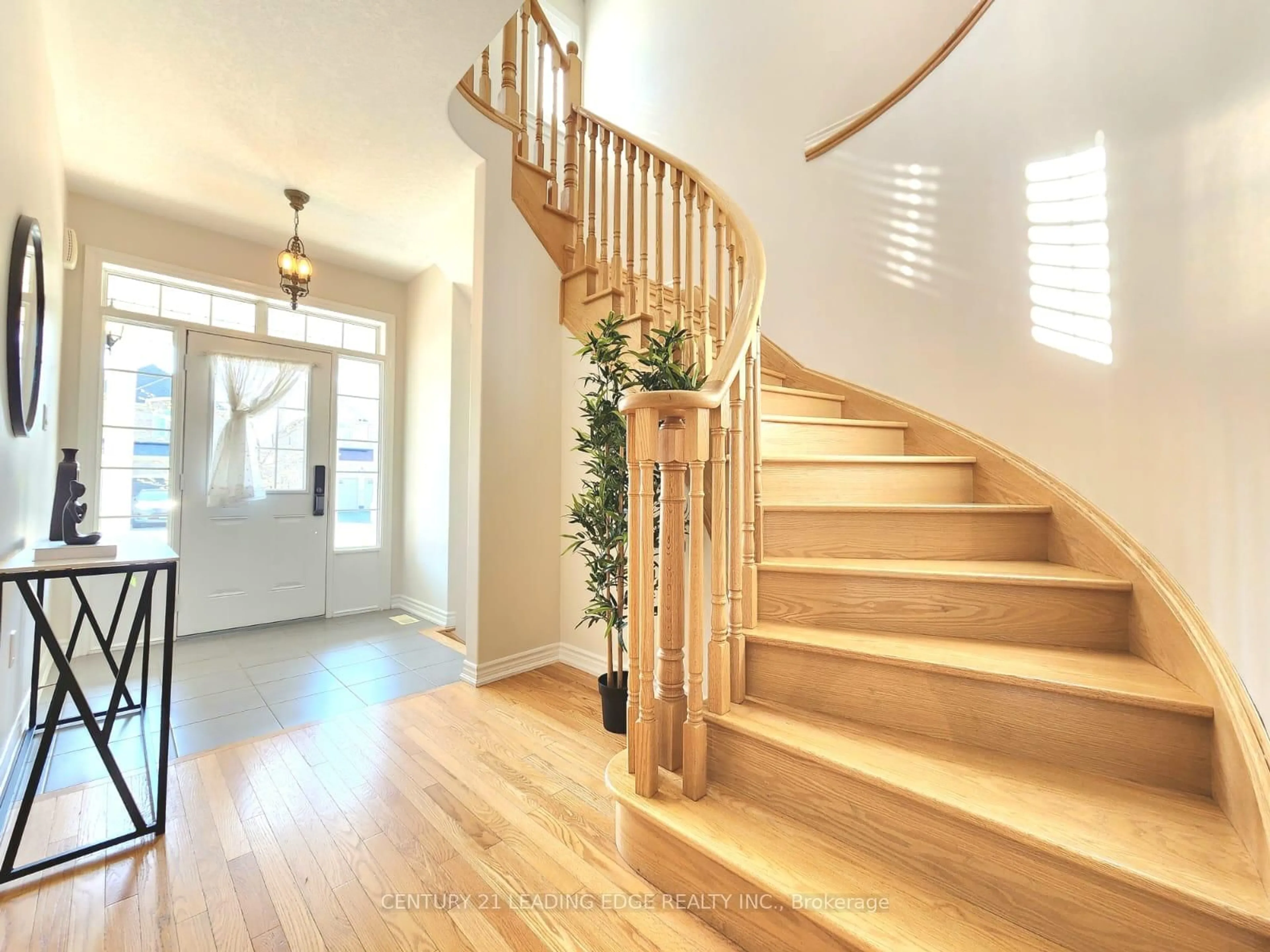 Stairs for 79 Bramsey St, Georgina Ontario L0E 1R0